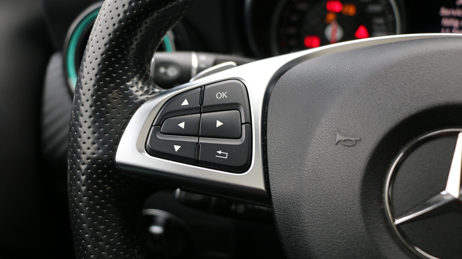 MERCEDES-BENZ A 250 Sport 4Matic-image-26
