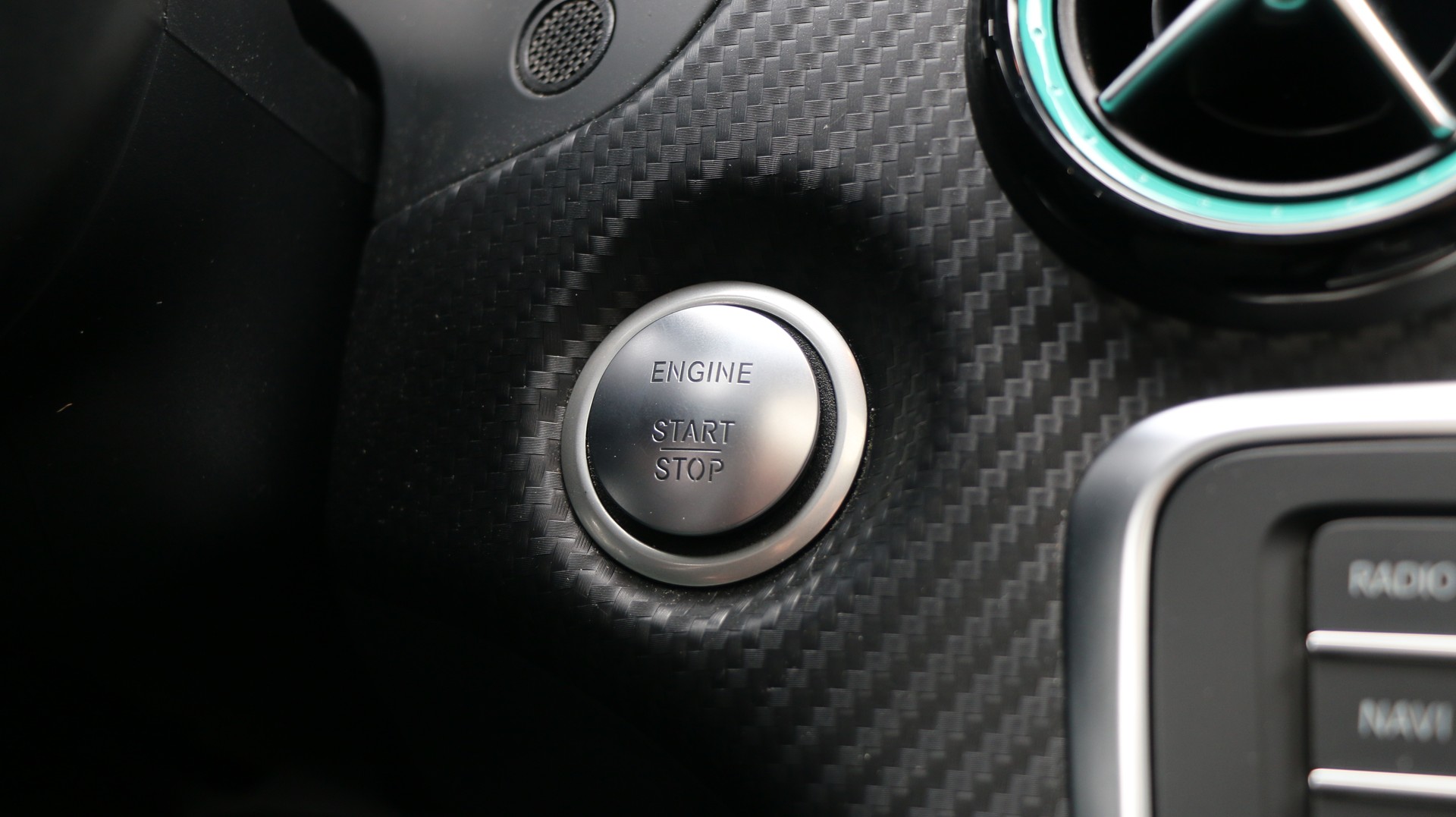 MERCEDES-BENZ A 250 Sport 4Matic-image-23