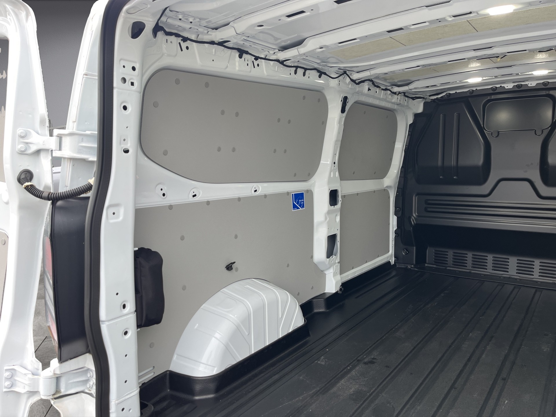 FORD Transit Custom Van 320 L2H1 Trend Automat 4x4-image-11