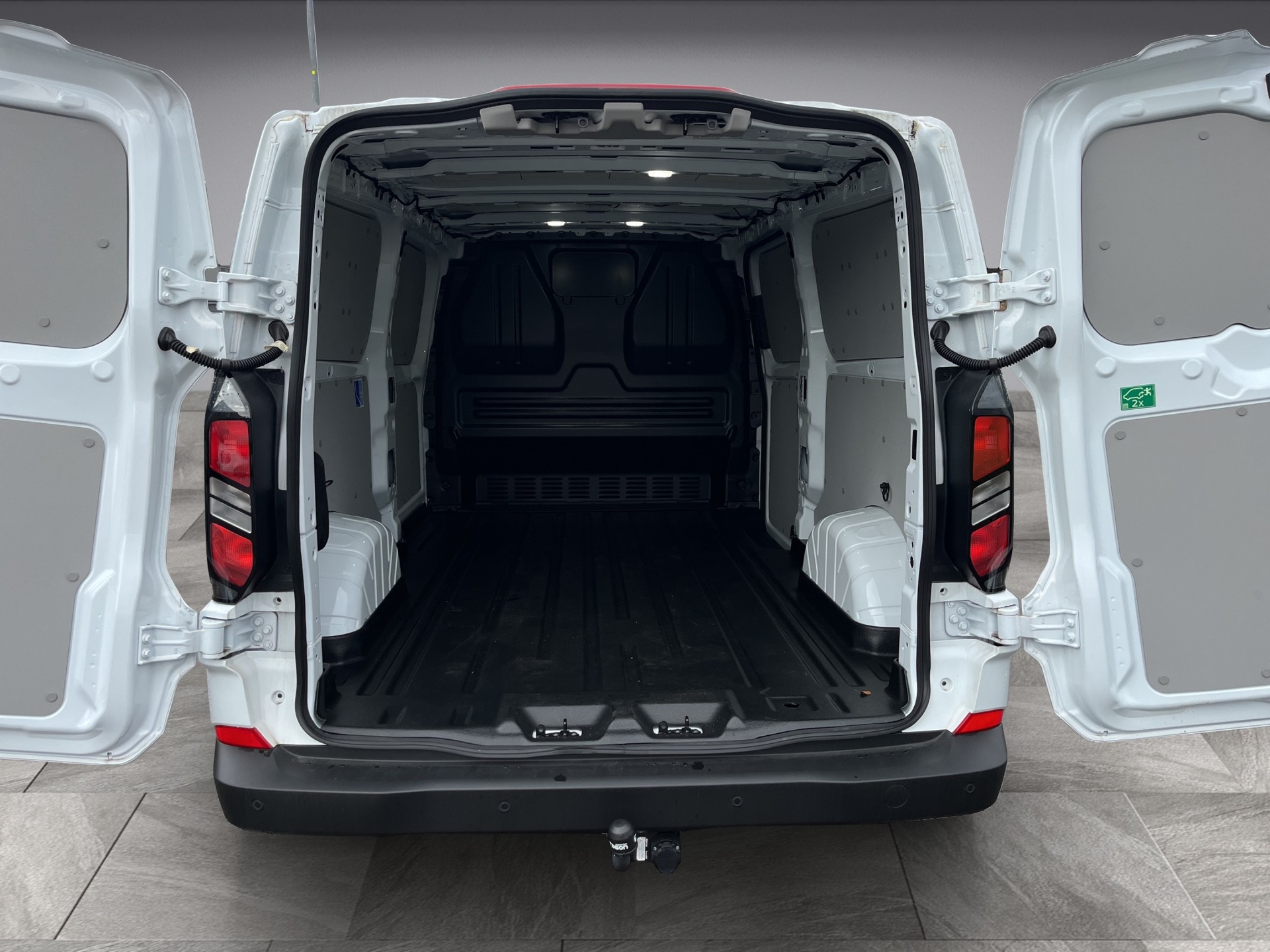 FORD Transit Custom Van 320 L2H1 Trend Automat 4x4-image-10