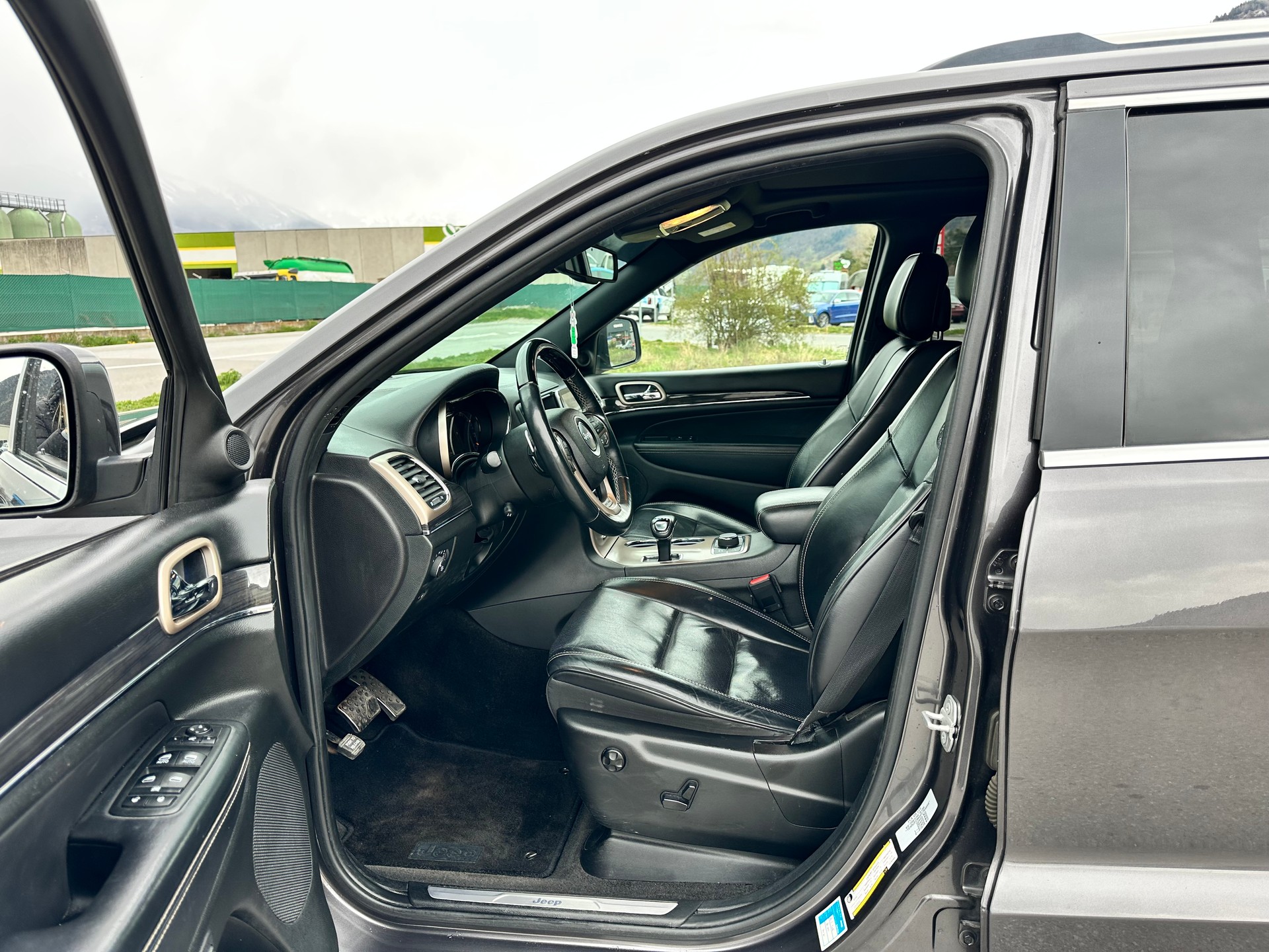 JEEP Grand Cherokee 3.0 CRD Platium Edition-image-7