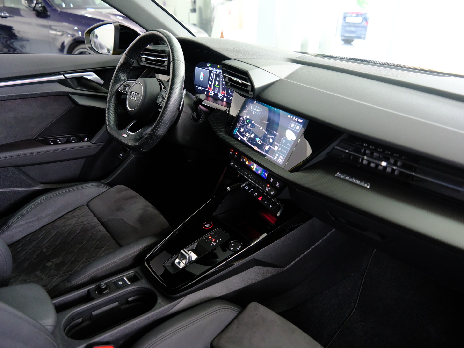 AUDI RS3 Limousine 2.5 TSI quattro S-tronic-image-14