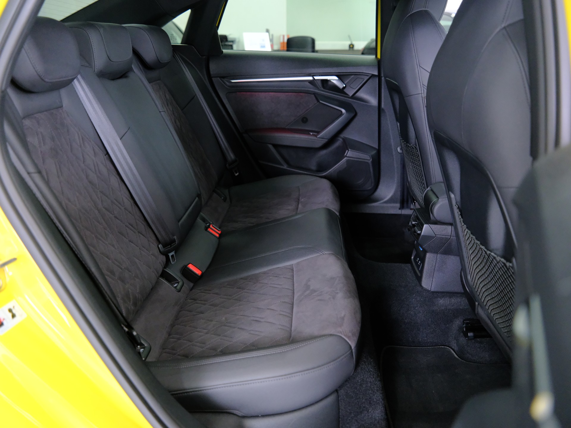 AUDI RS3 Limousine 2.5 TSI quattro S-tronic-image-16