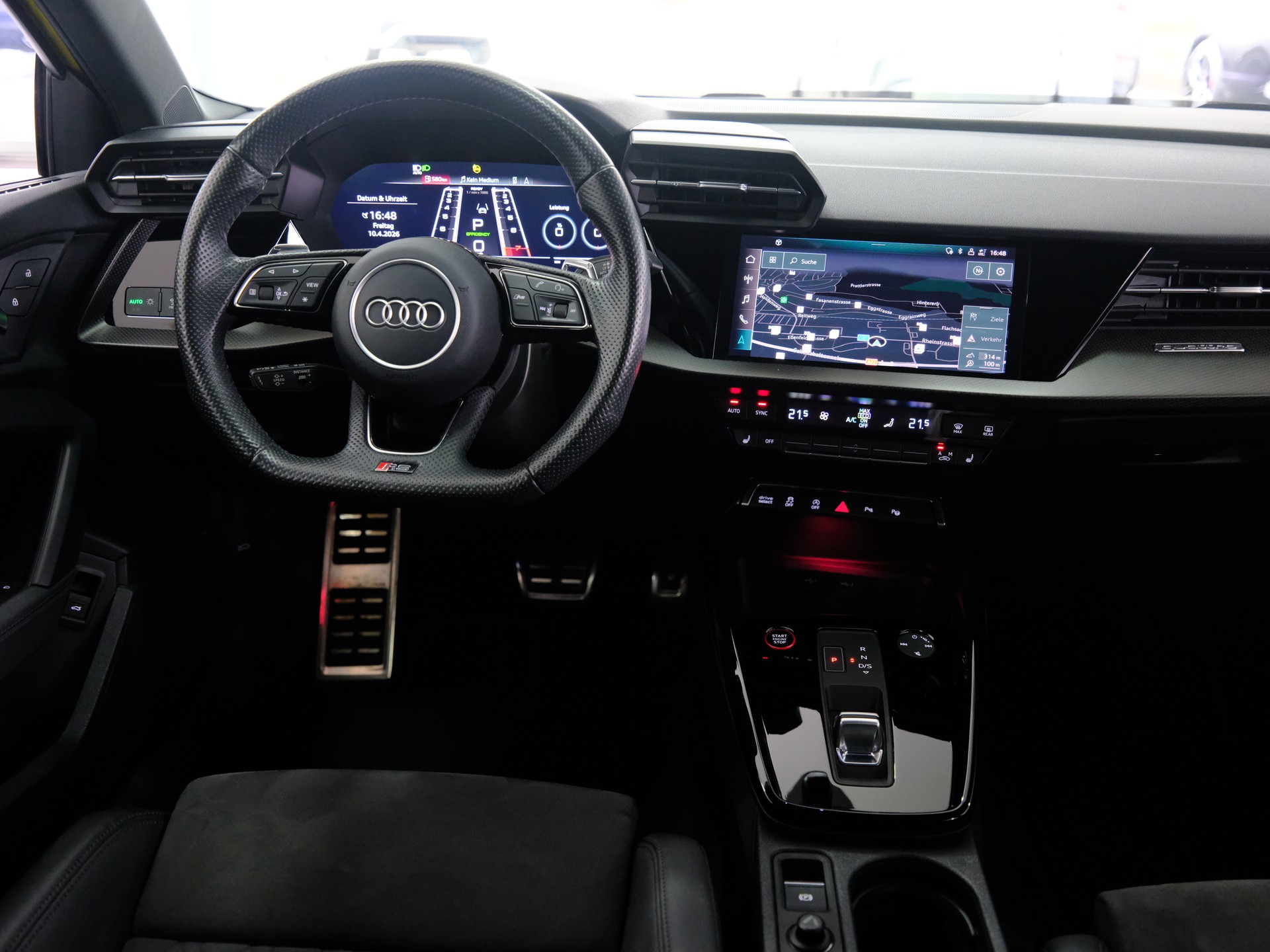 AUDI RS3 Limousine 2.5 TSI quattro S-tronic-image-12