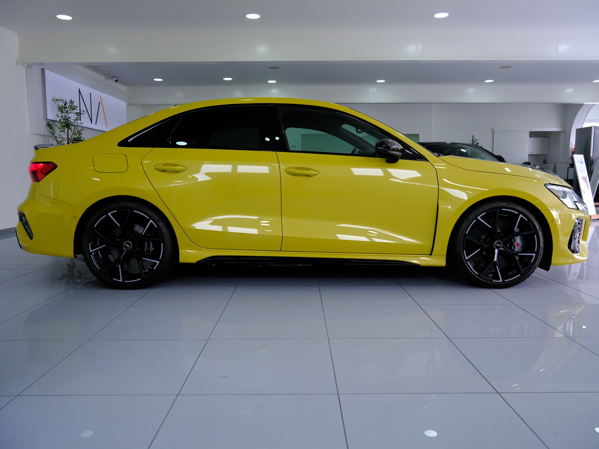 AUDI RS3 Limousine 2.5 TSI quattro S-tronic-image-7