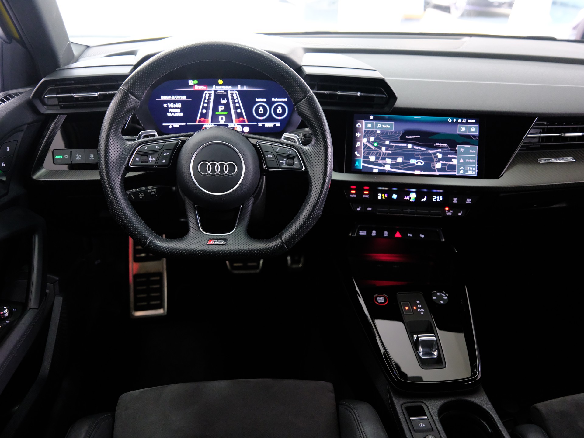 AUDI RS3 Limousine 2.5 TSI quattro S-tronic-image-11