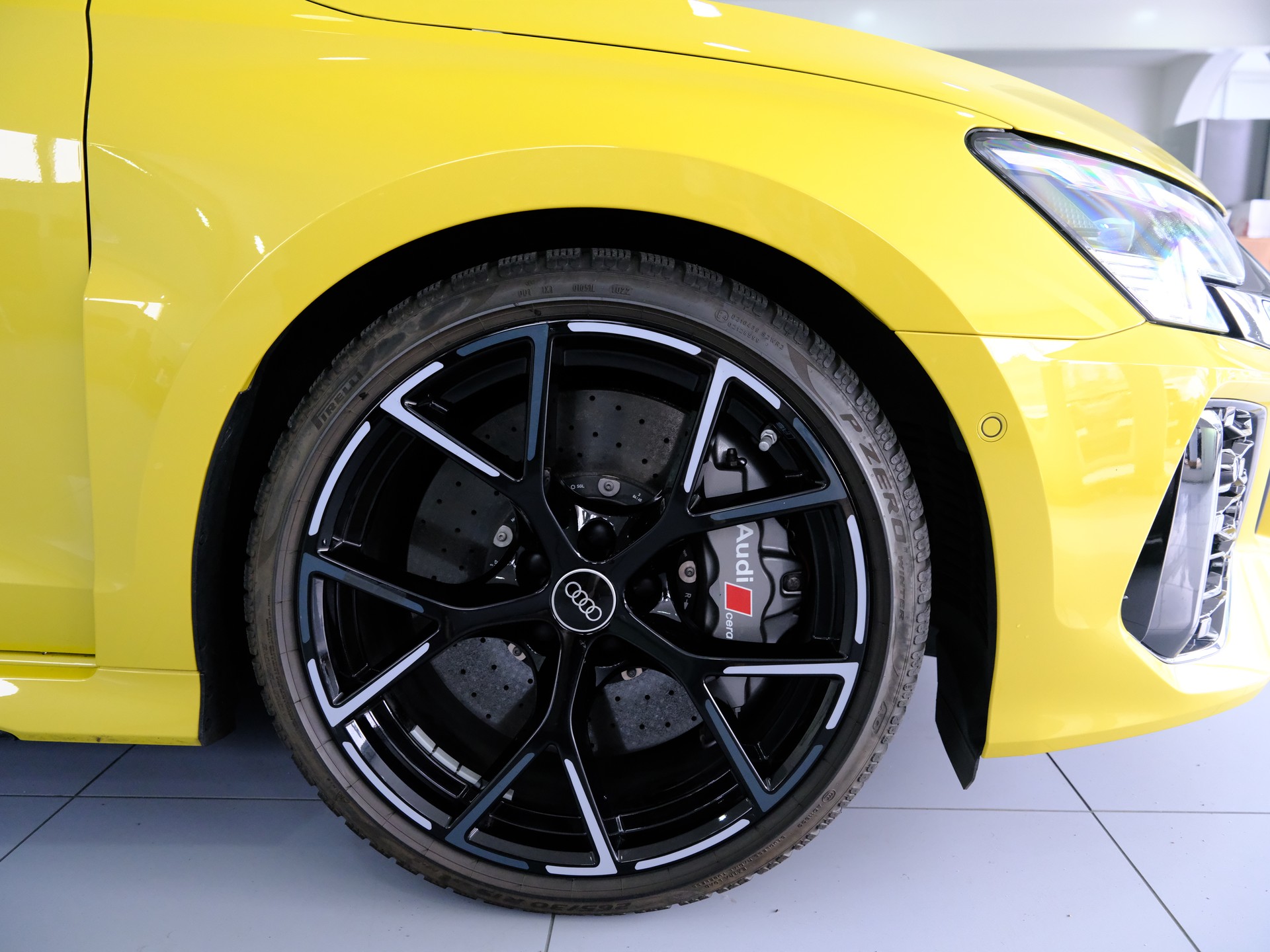 AUDI RS3 Limousine 2.5 TSI quattro S-tronic-image-17
