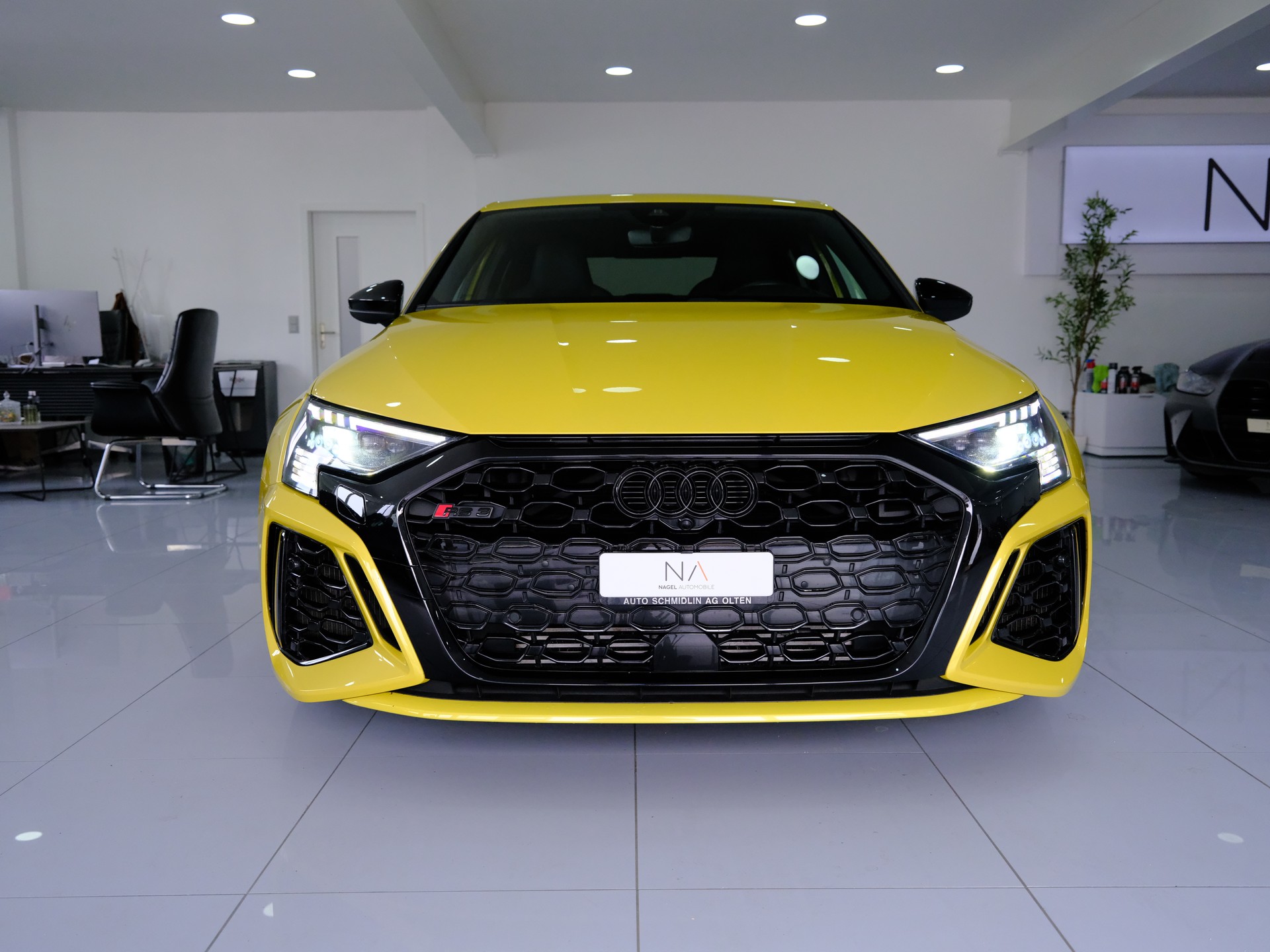 AUDI RS3 Limousine 2.5 TSI quattro S-tronic-image-2