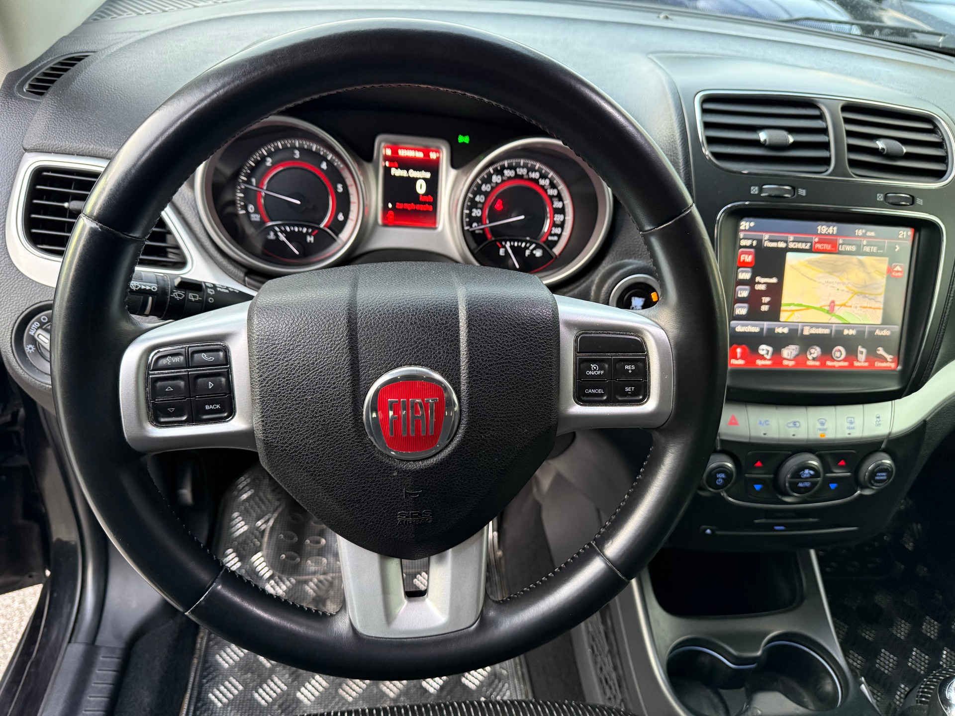 FIAT Freemont 2.0 MJ Urban-image-7