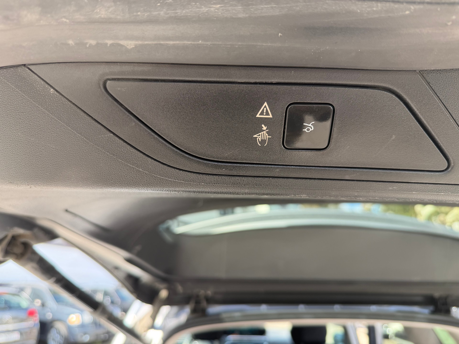 CITROEN Grand C4 Picasso 1.6i 16V THP Feel Edition EAT6-image-11