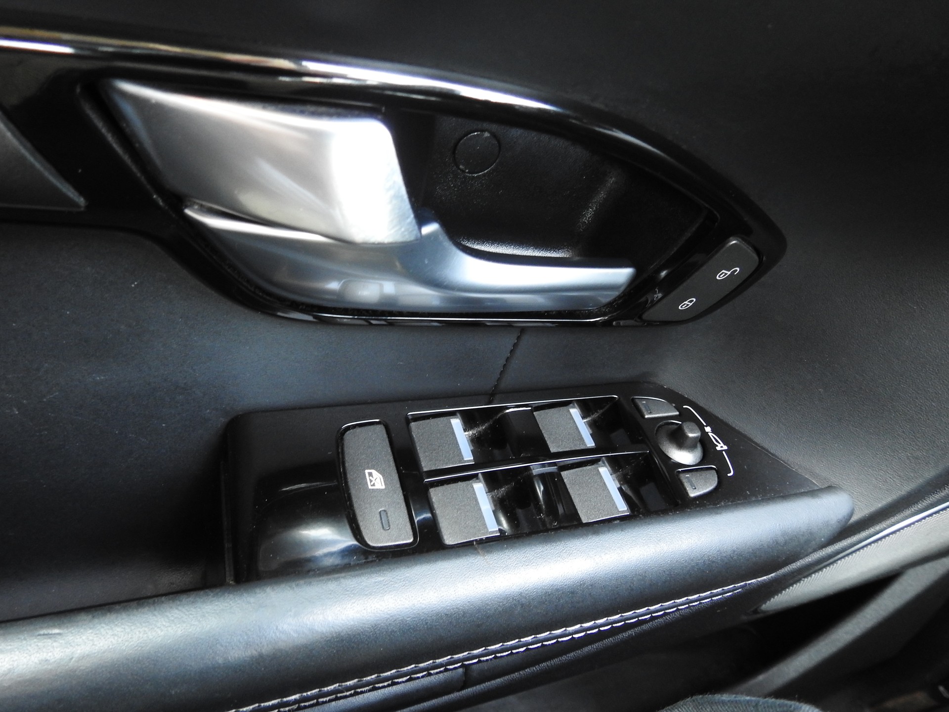 LAND ROVER Range Rover Evoque 2.0 Si4 Prestige AT6-image-28