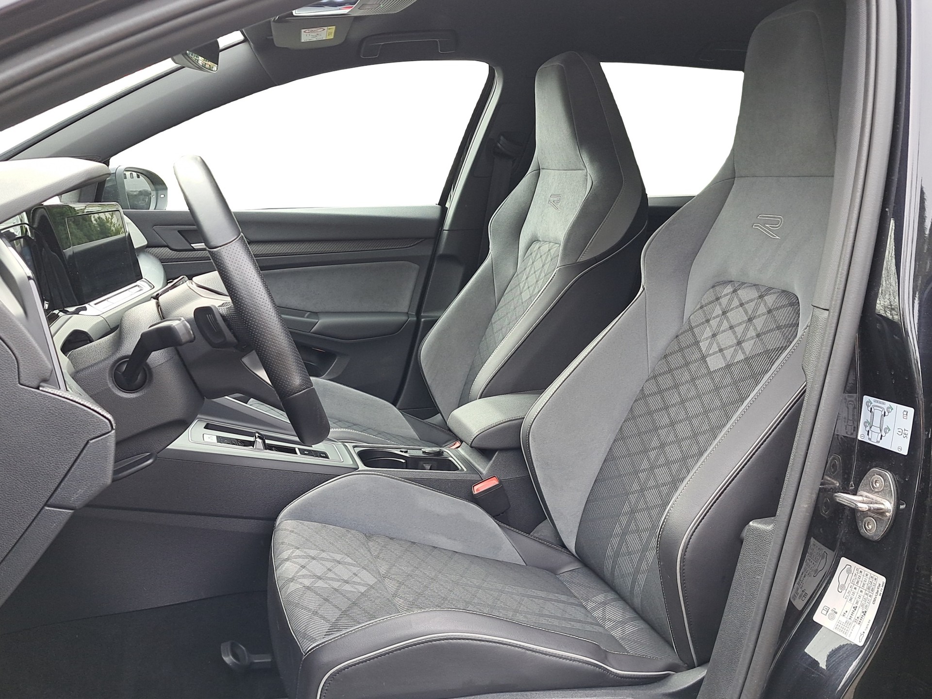 VW Golf Variant 1.5 TSI R-Line *Anhängerkupplung*-image-10