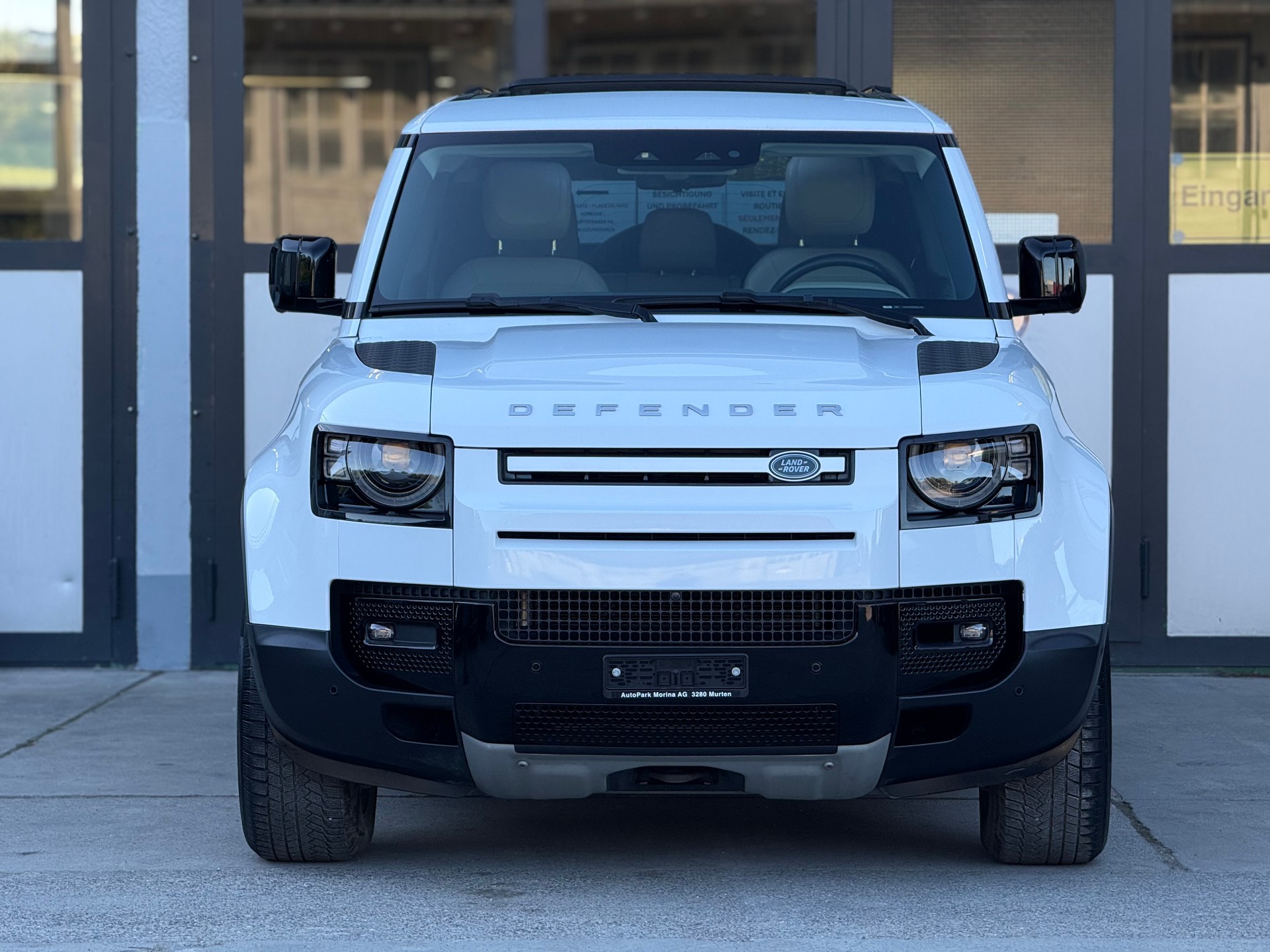 LAND ROVER Defender 110 3.0 D I6 250 HSE AWD AT8-image-2