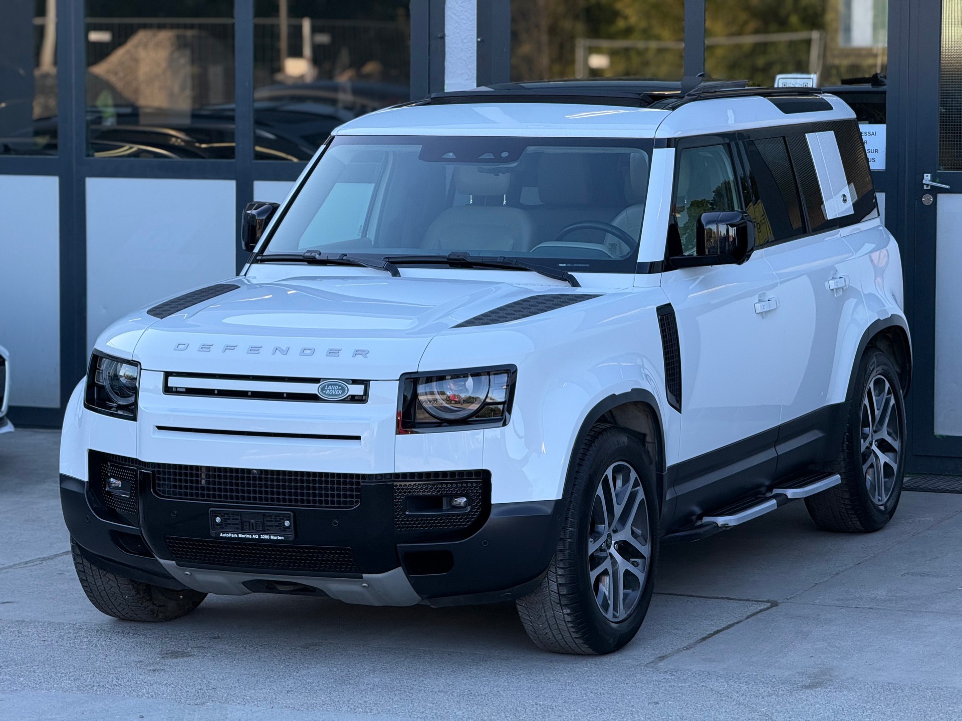 LAND ROVER Defender 110 3.0 D I6 250 HSE AWD AT8-image-1