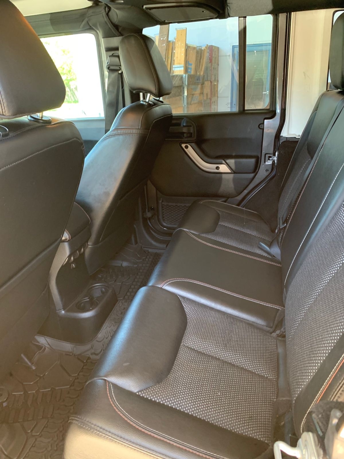 JEEP Wrangler 2.8CRD Unlimited 75th Anniversary Automat-image-11