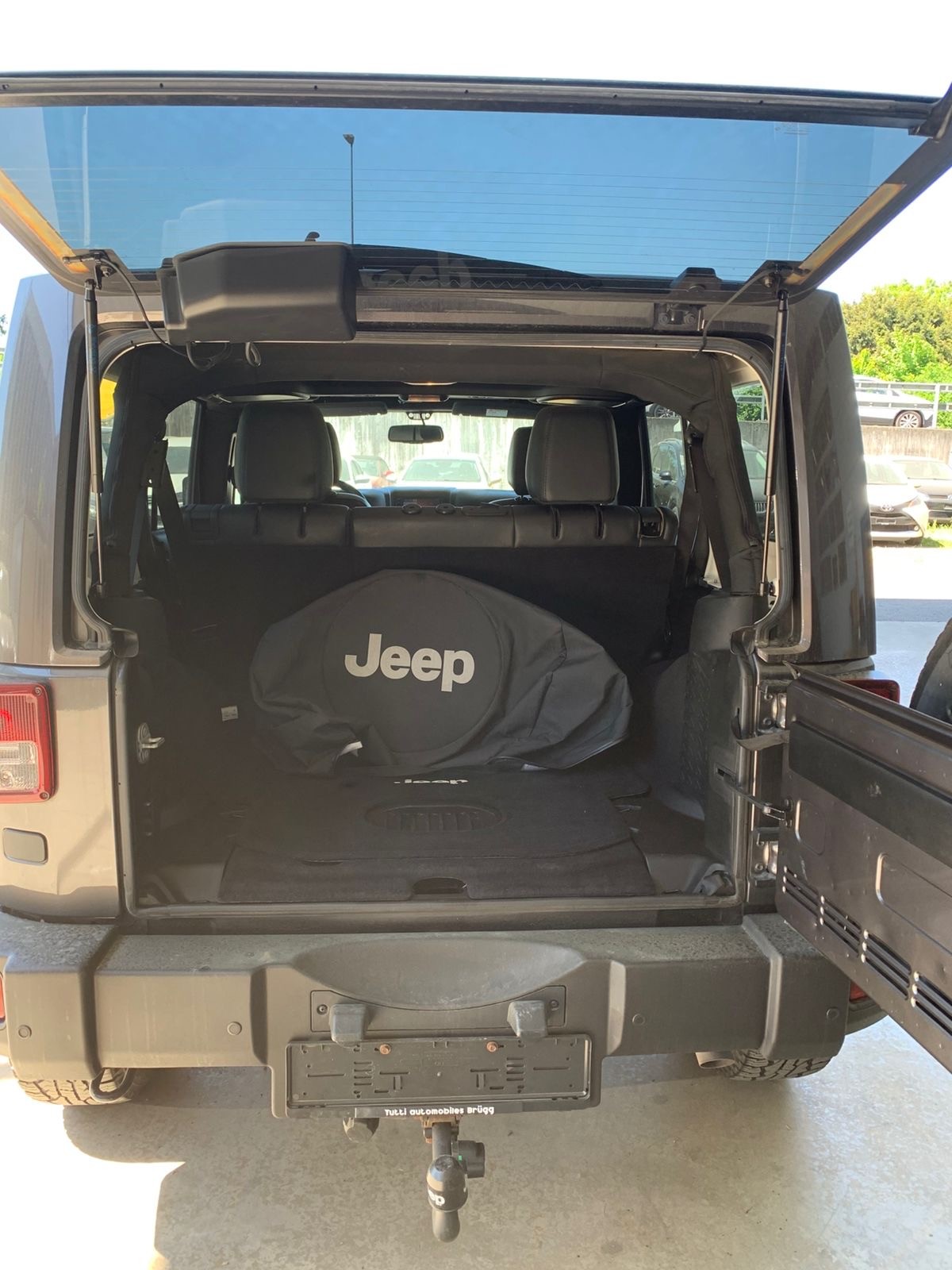 JEEP Wrangler 2.8CRD Unlimited 75th Anniversary Automat-image-4