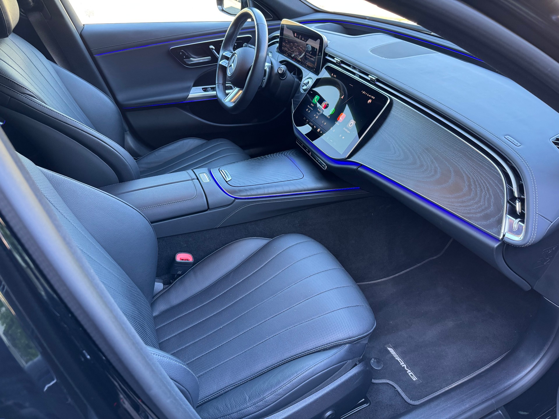 MERCEDES-BENZ E 220 d T 4MATIC AMG | Digital Light | 4D Burmester | HUD | 360° | CH | Garantie | usw.-image-14