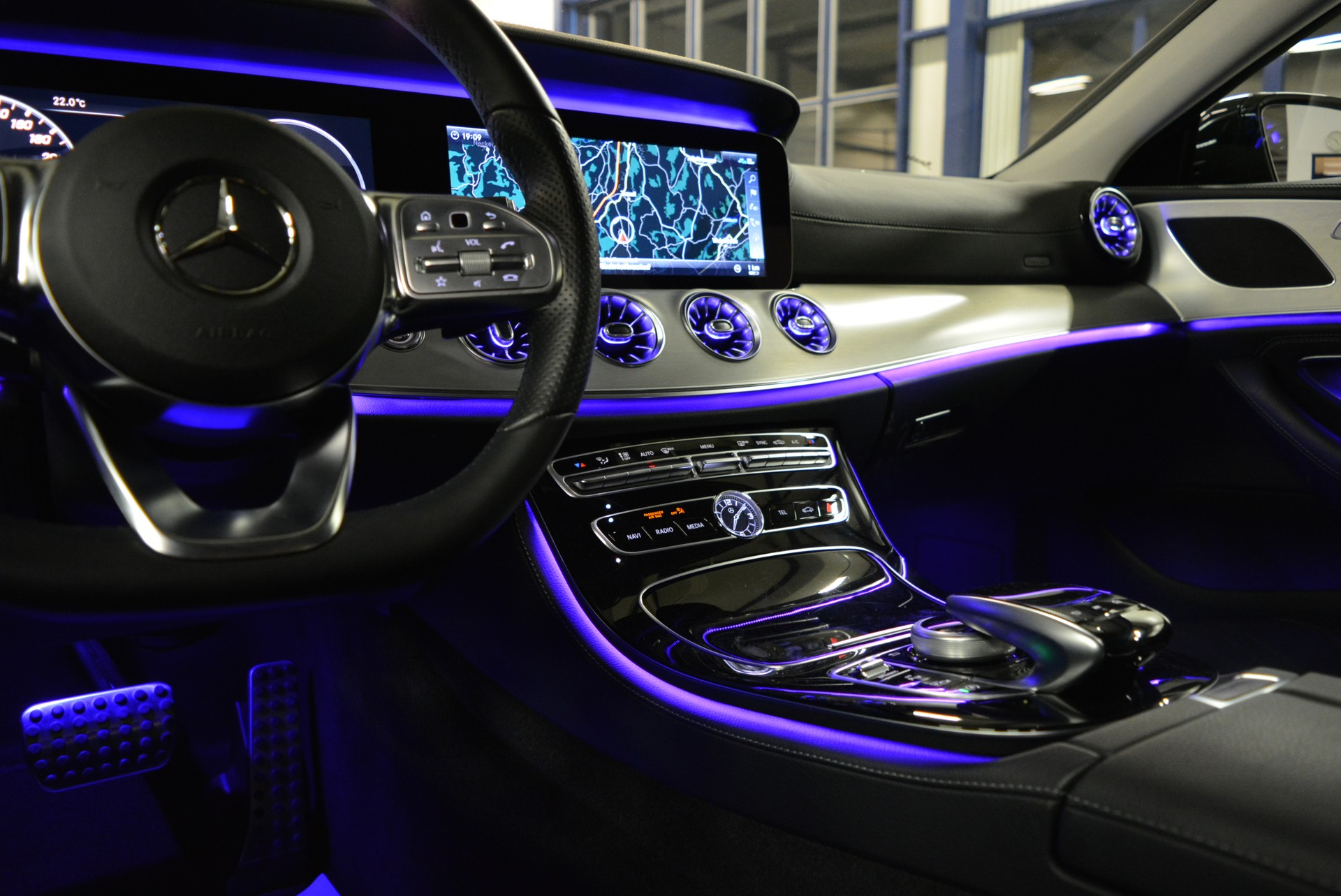 MERCEDES-BENZ CLS 350 d AMG Line 4Matic 9G-Tronic-image-5
