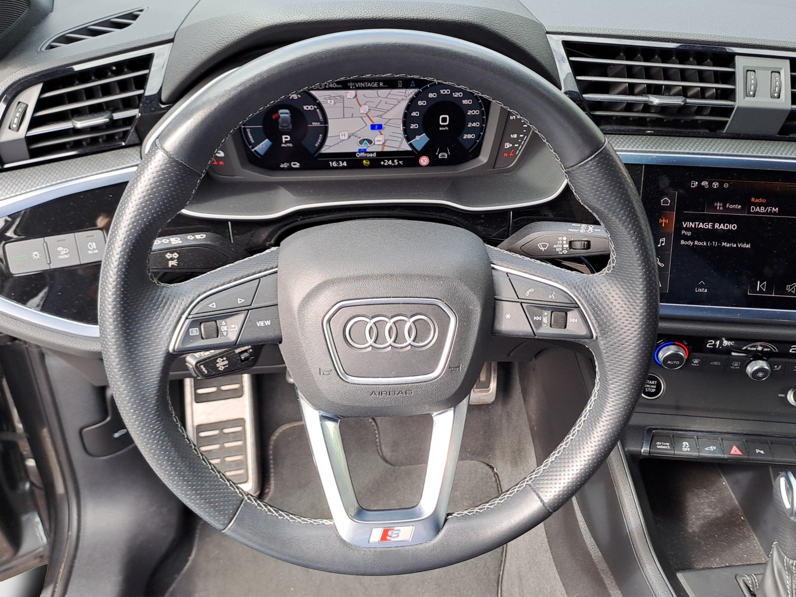 AUDI Q3 45 TFSI e S line Attraction S-tronic-image-10