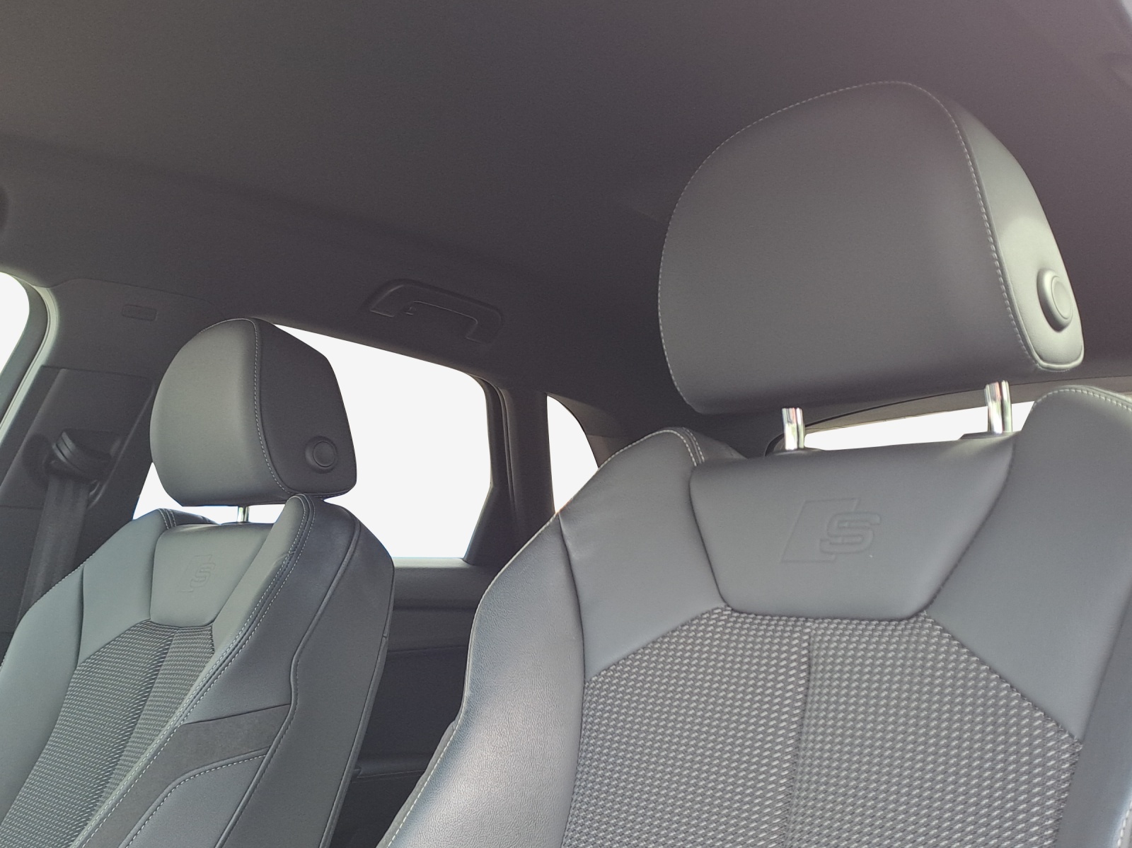 AUDI Q3 45 TFSI e S line Attraction S-tronic-image-15