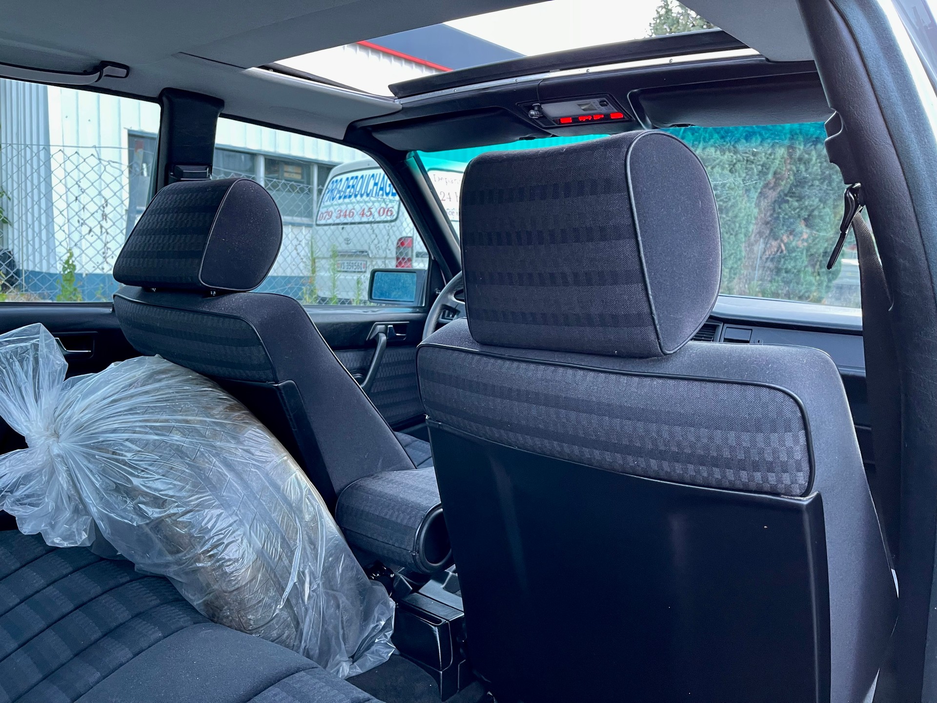 MERCEDES-BENZ 190 E 2.0-image-3