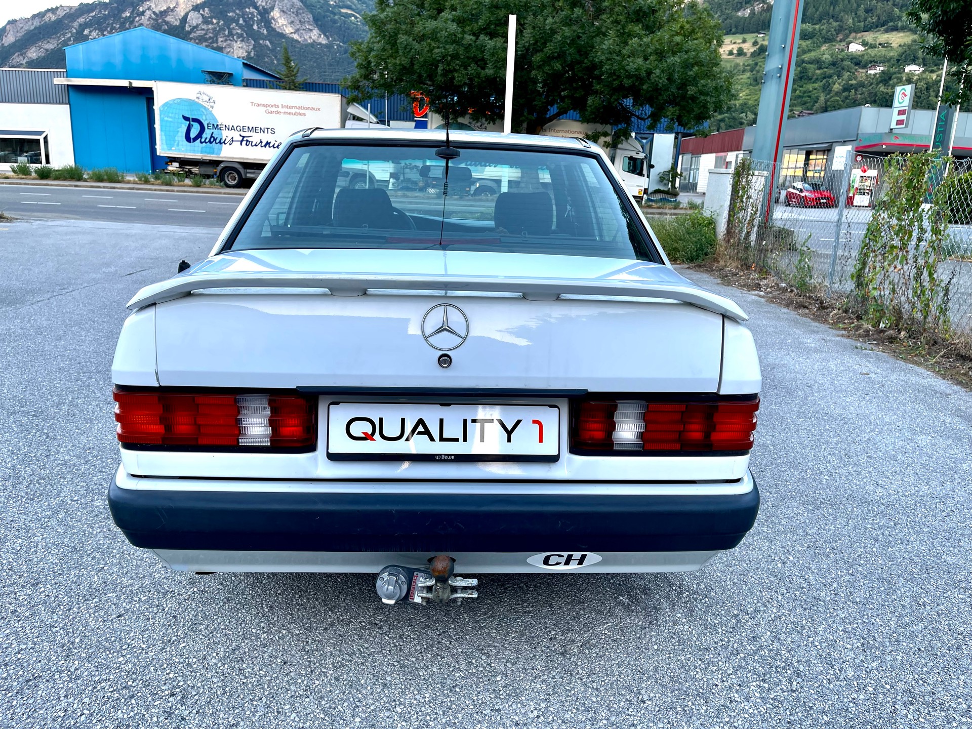MERCEDES-BENZ 190 E 2.0-image-10