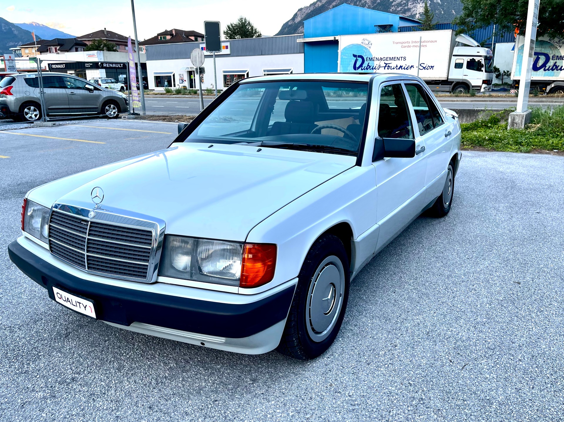 MERCEDES-BENZ 190 E 2.0-image-5