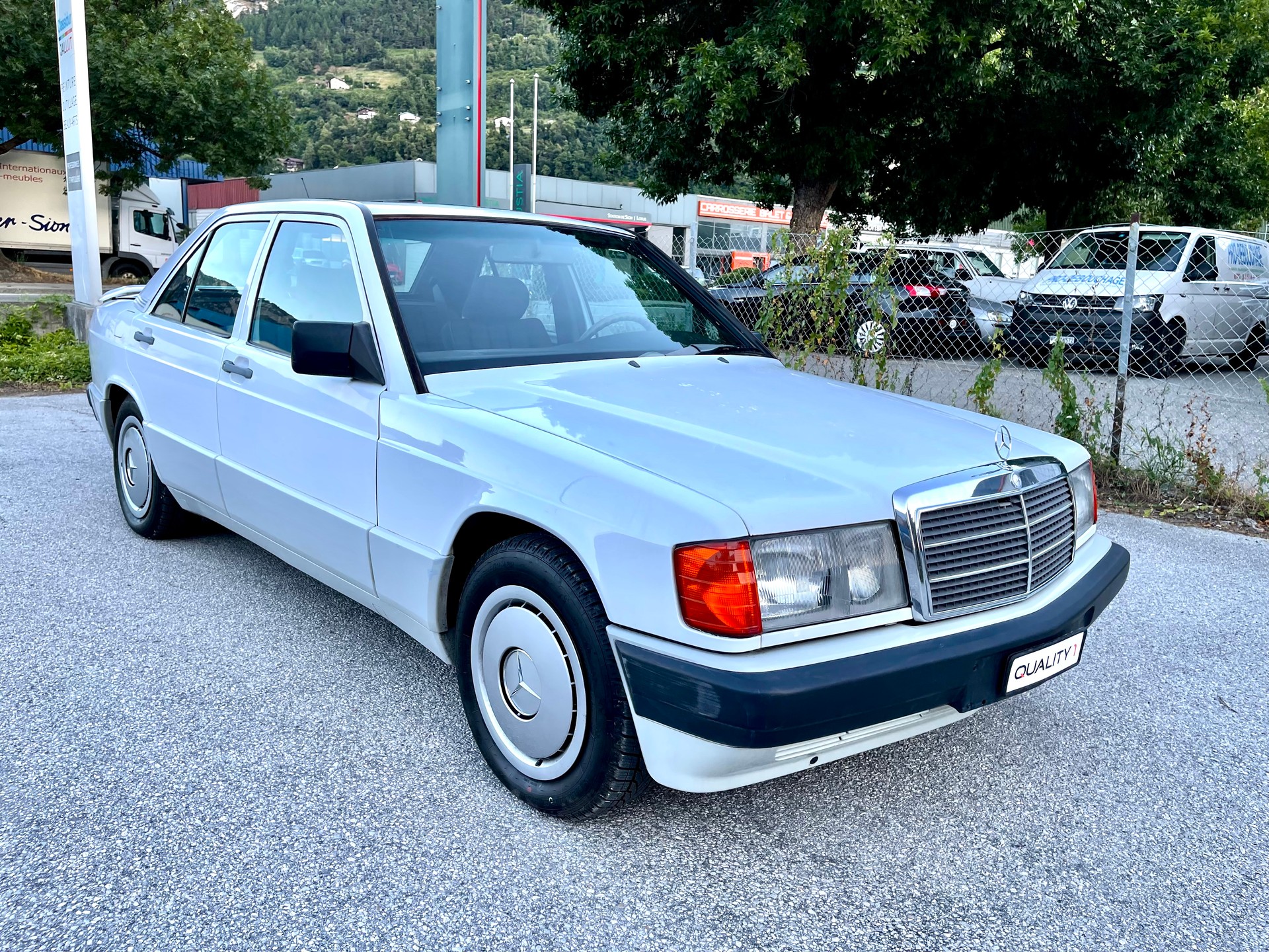 MERCEDES-BENZ 190 E 2.0-image-26