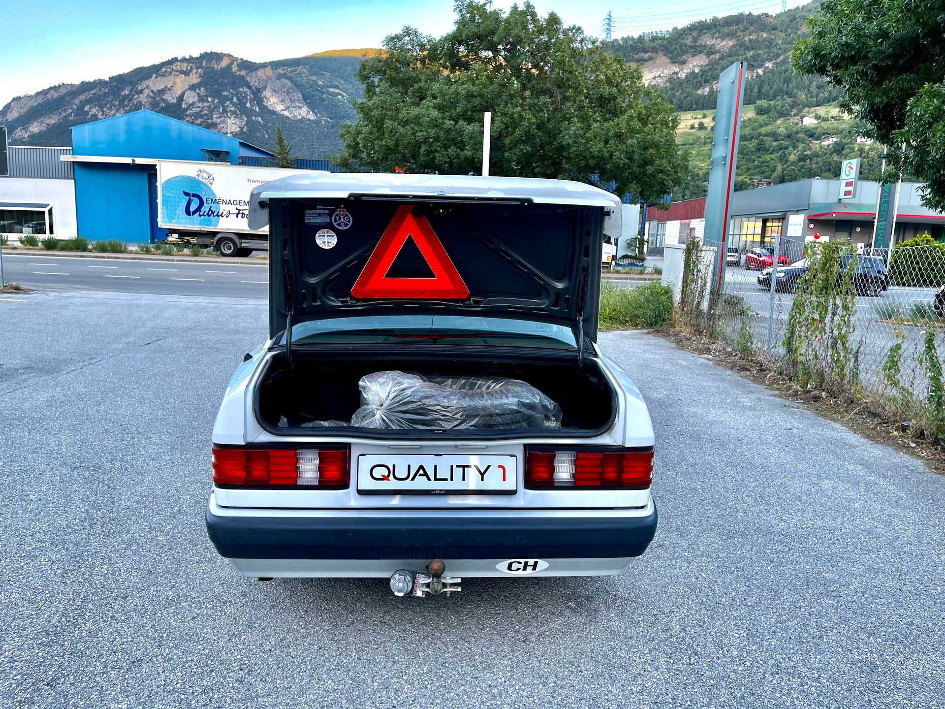 MERCEDES-BENZ 190 E 2.0-image-15