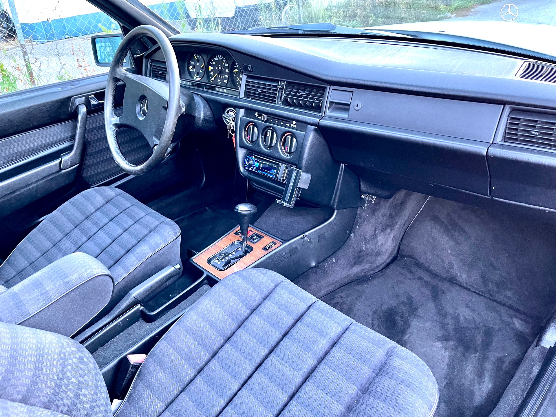 MERCEDES-BENZ 190 E 2.0-image-7