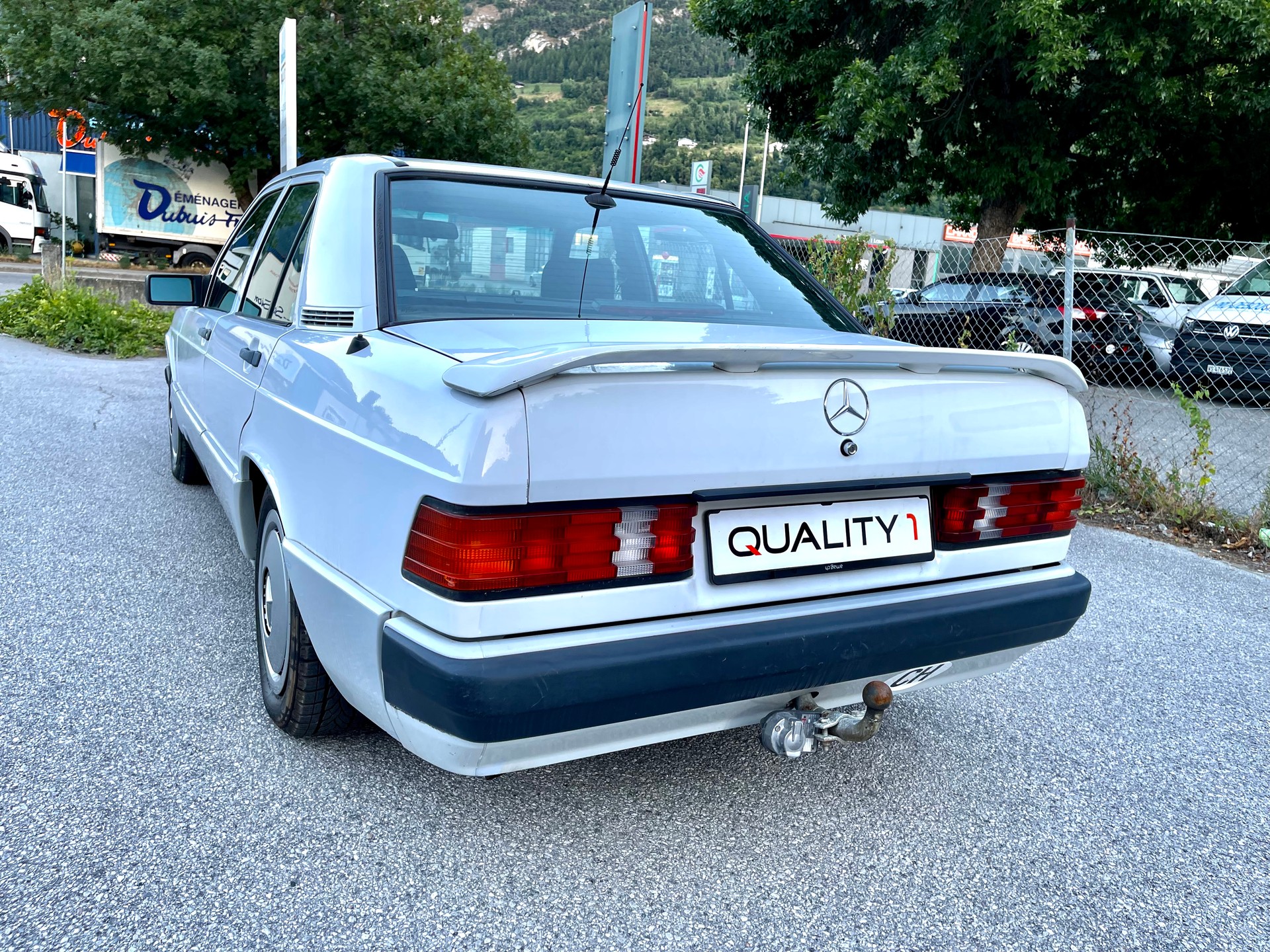 MERCEDES-BENZ 190 E 2.0-image-29