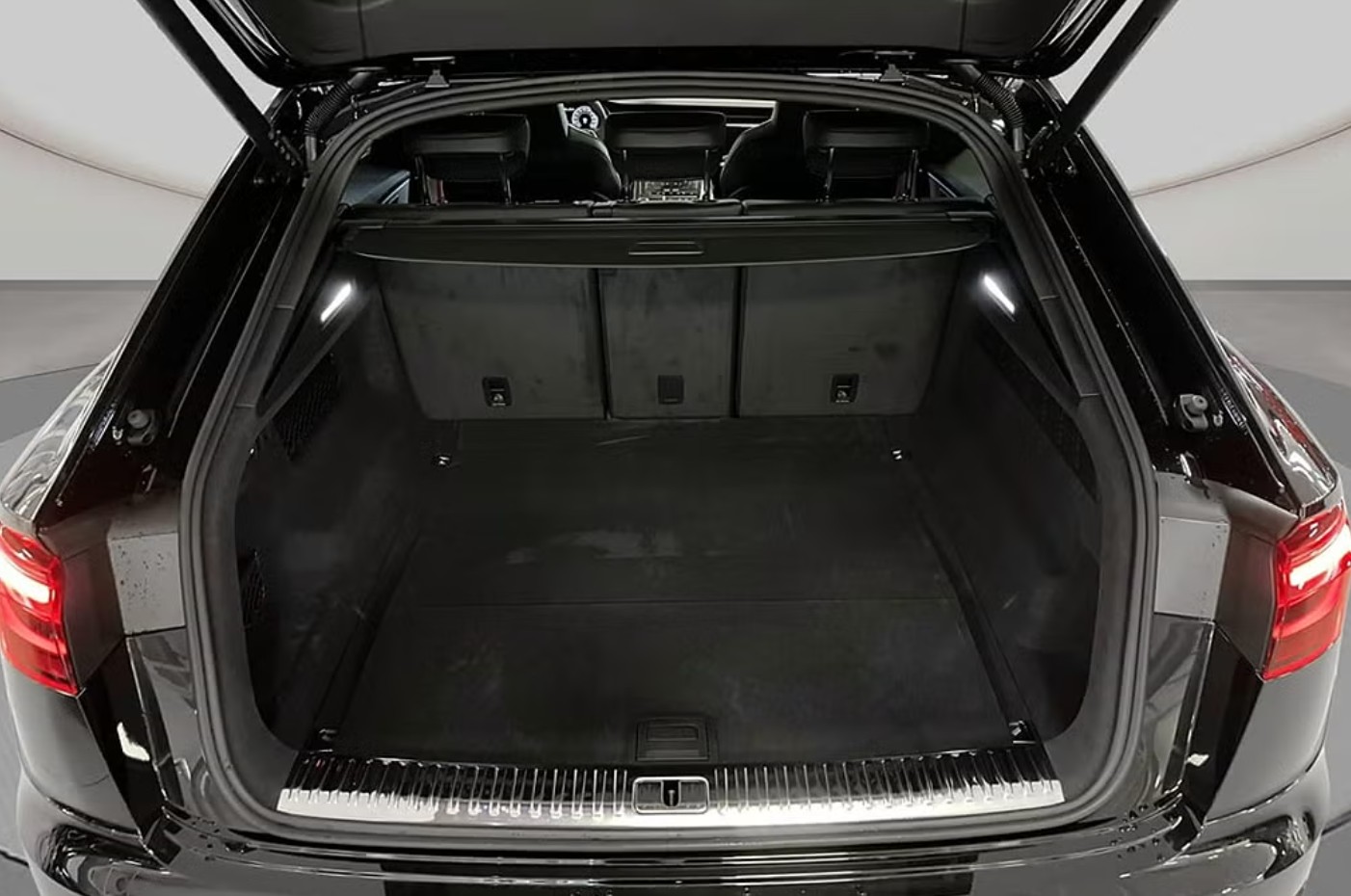AUDI Q8 SUV 50 TDI quattro tiptronic-image-4
