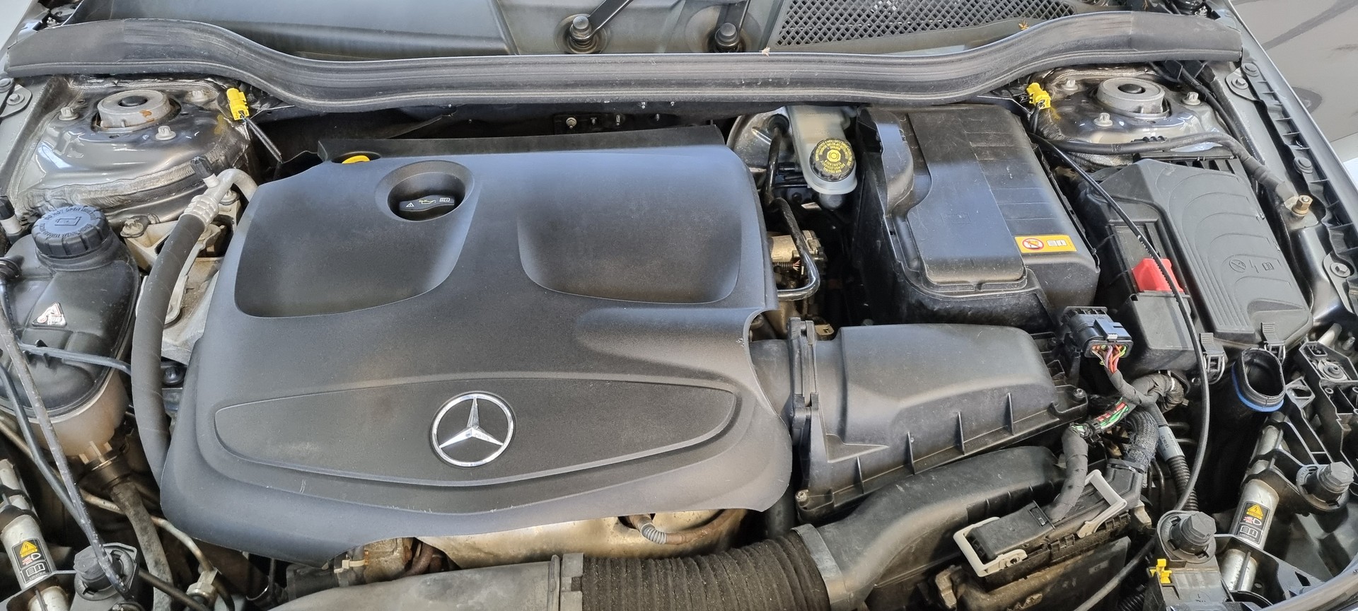 MERCEDES-BENZ CLA Shooting Brake 250 AMG Line 7G-DCT 4Matic-image-11