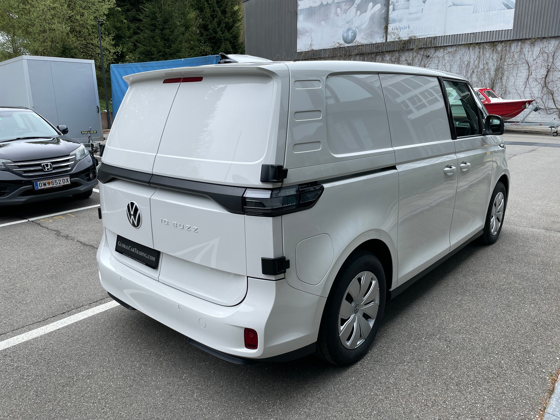 VW ID. Buzz Cargo-image-6