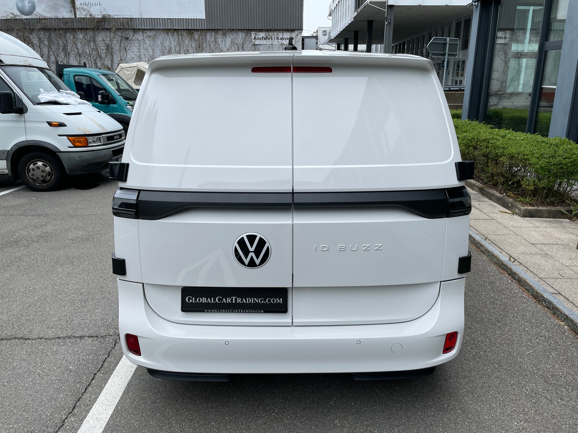 VW ID. Buzz Cargo-image-3