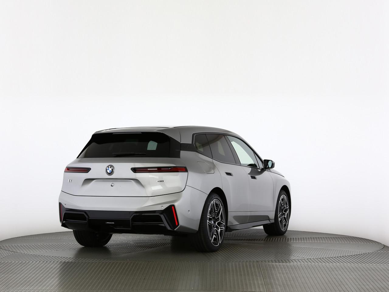 BMW iX xDrive60-image-20
