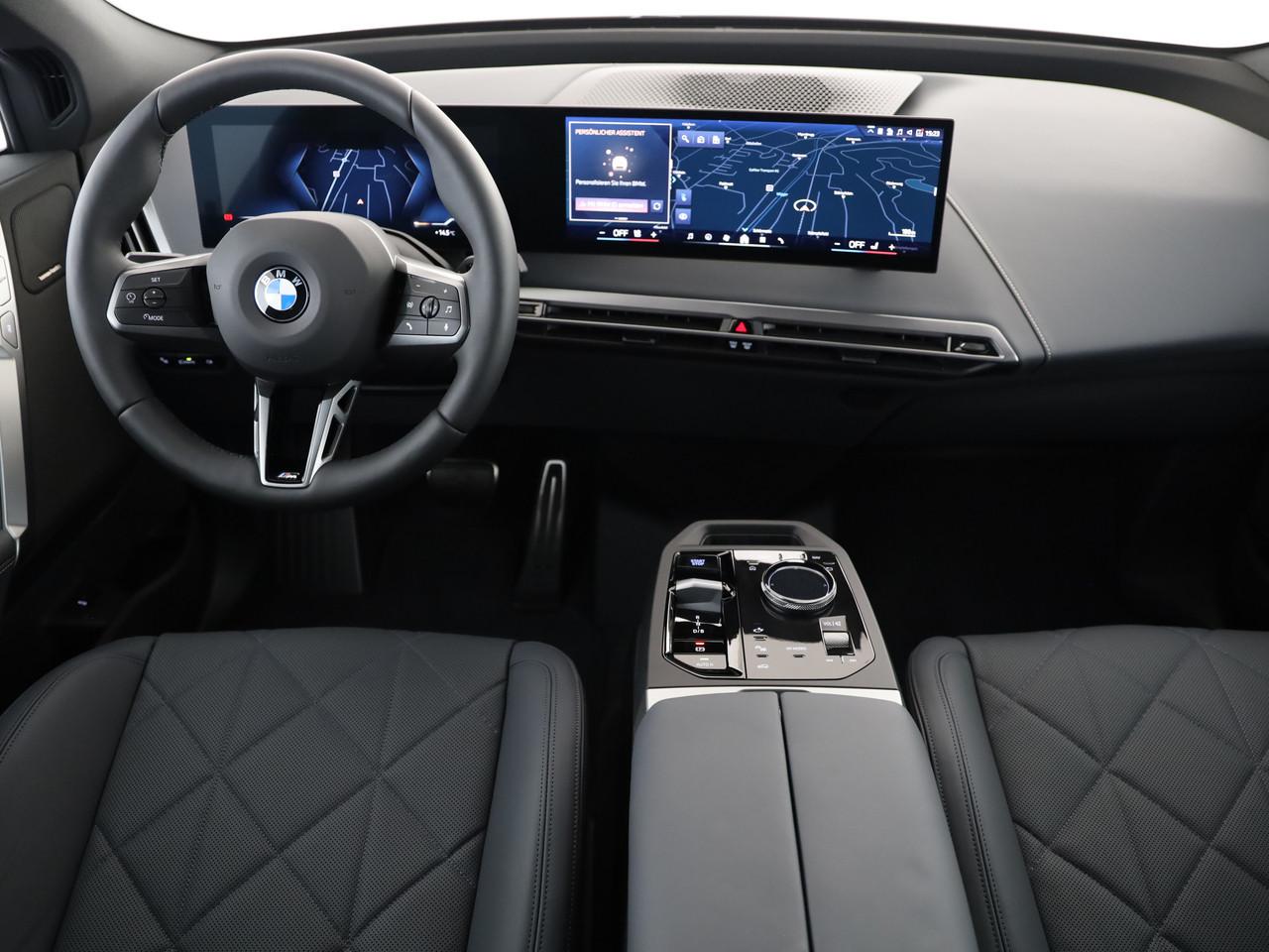 BMW iX xDrive60-image-4