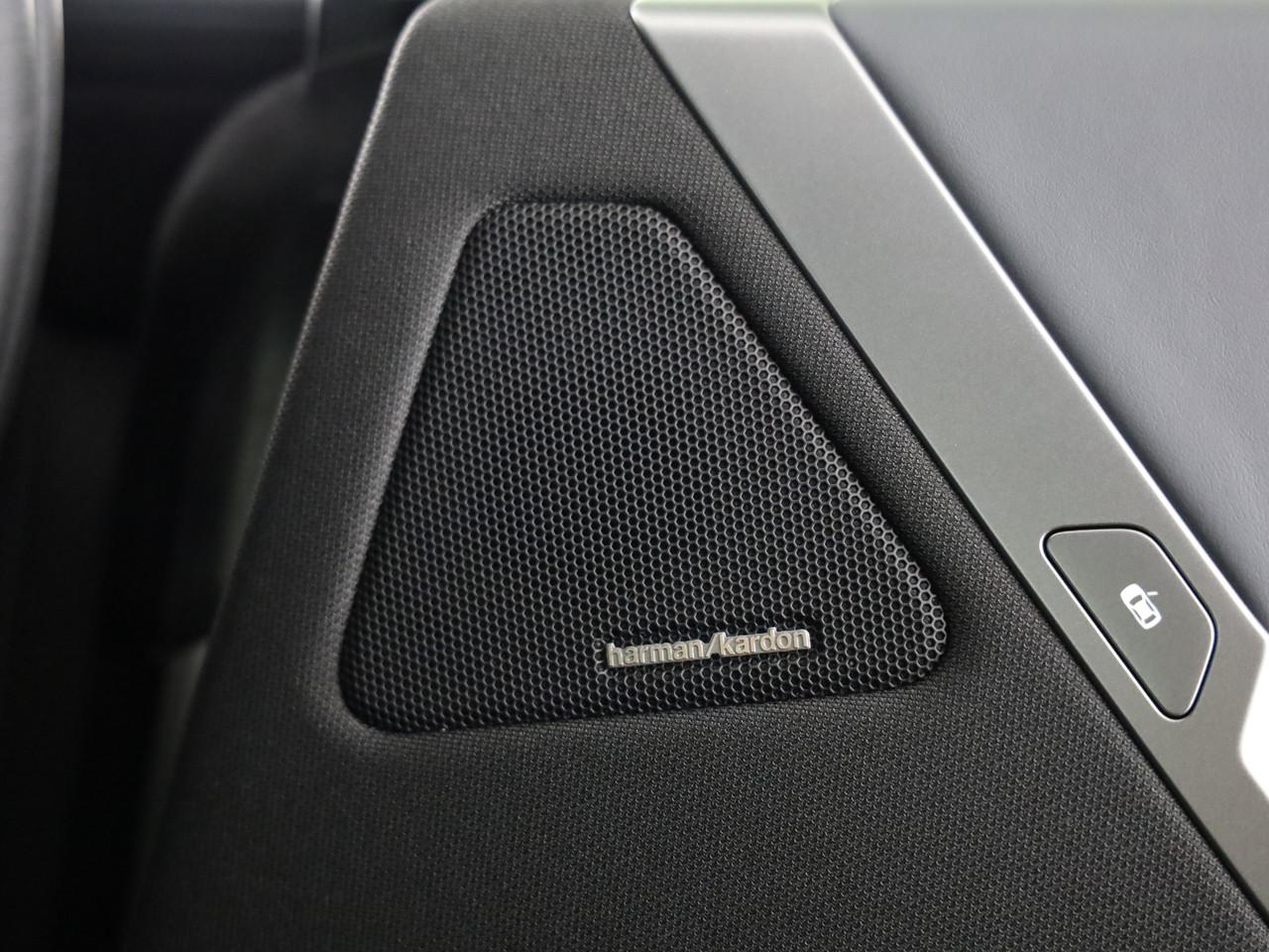 BMW iX xDrive60-image-17