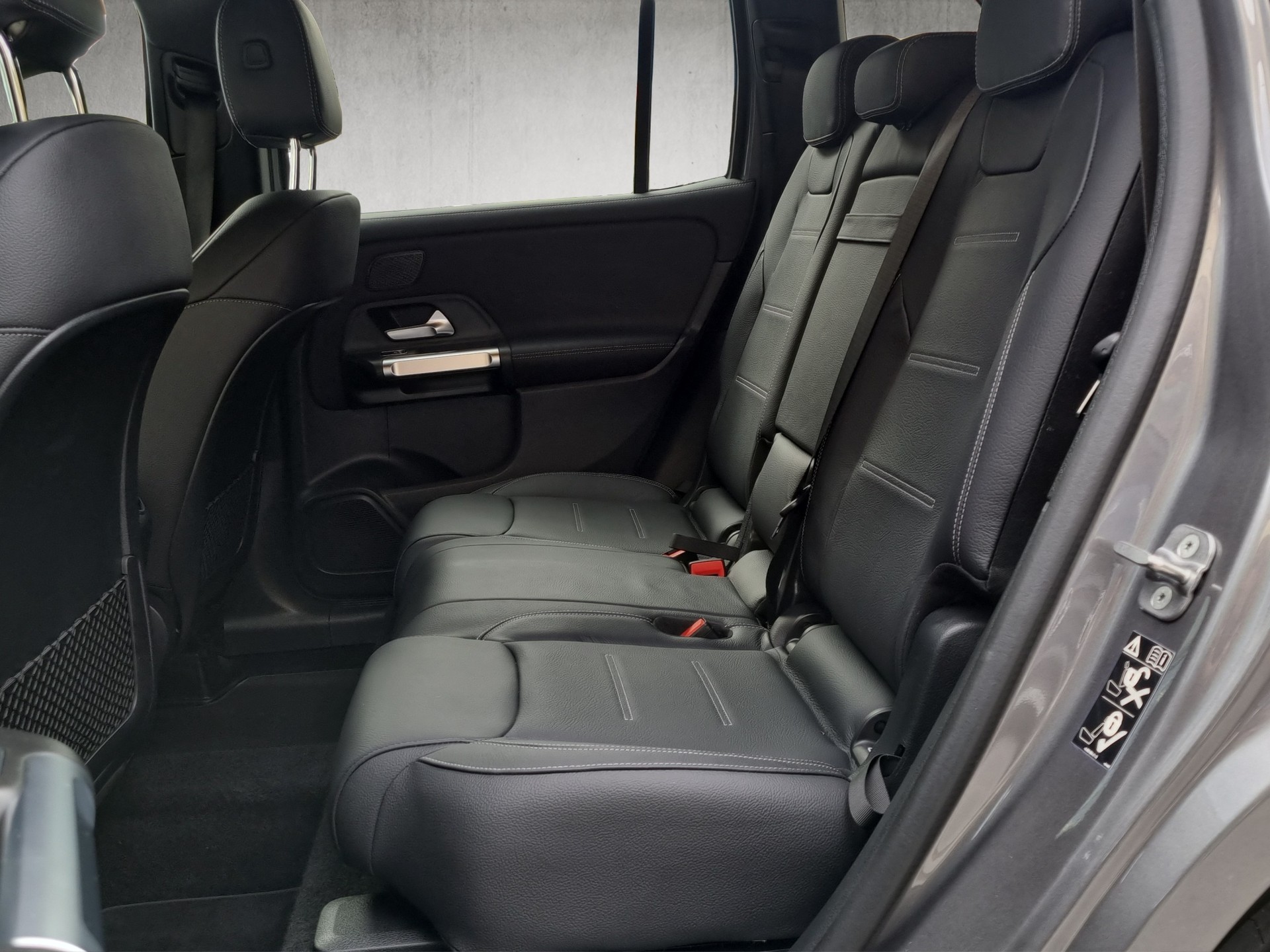 MERCEDES-BENZ GLB 220 d AMG Line 4matic-image-10