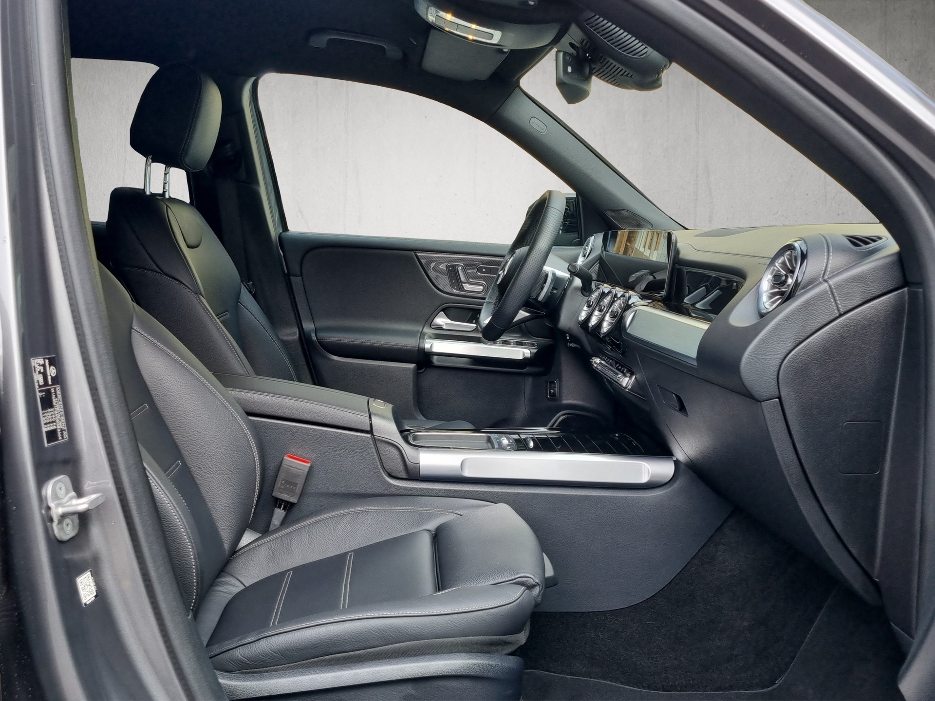 MERCEDES-BENZ GLB 220 d AMG Line 4matic-image-9