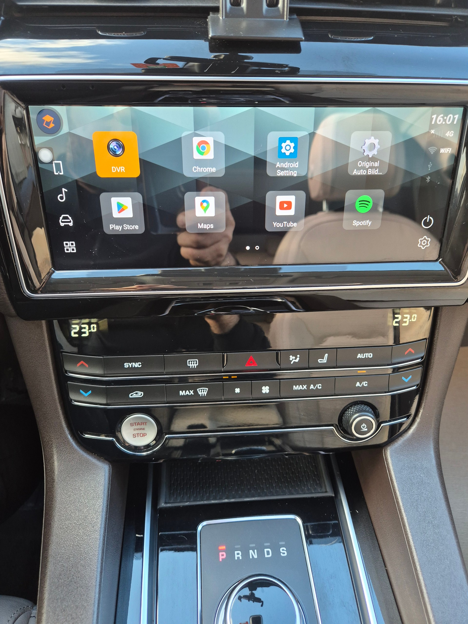 JAGUAR F-Pace 25d Pure AWD Automatik-image-11