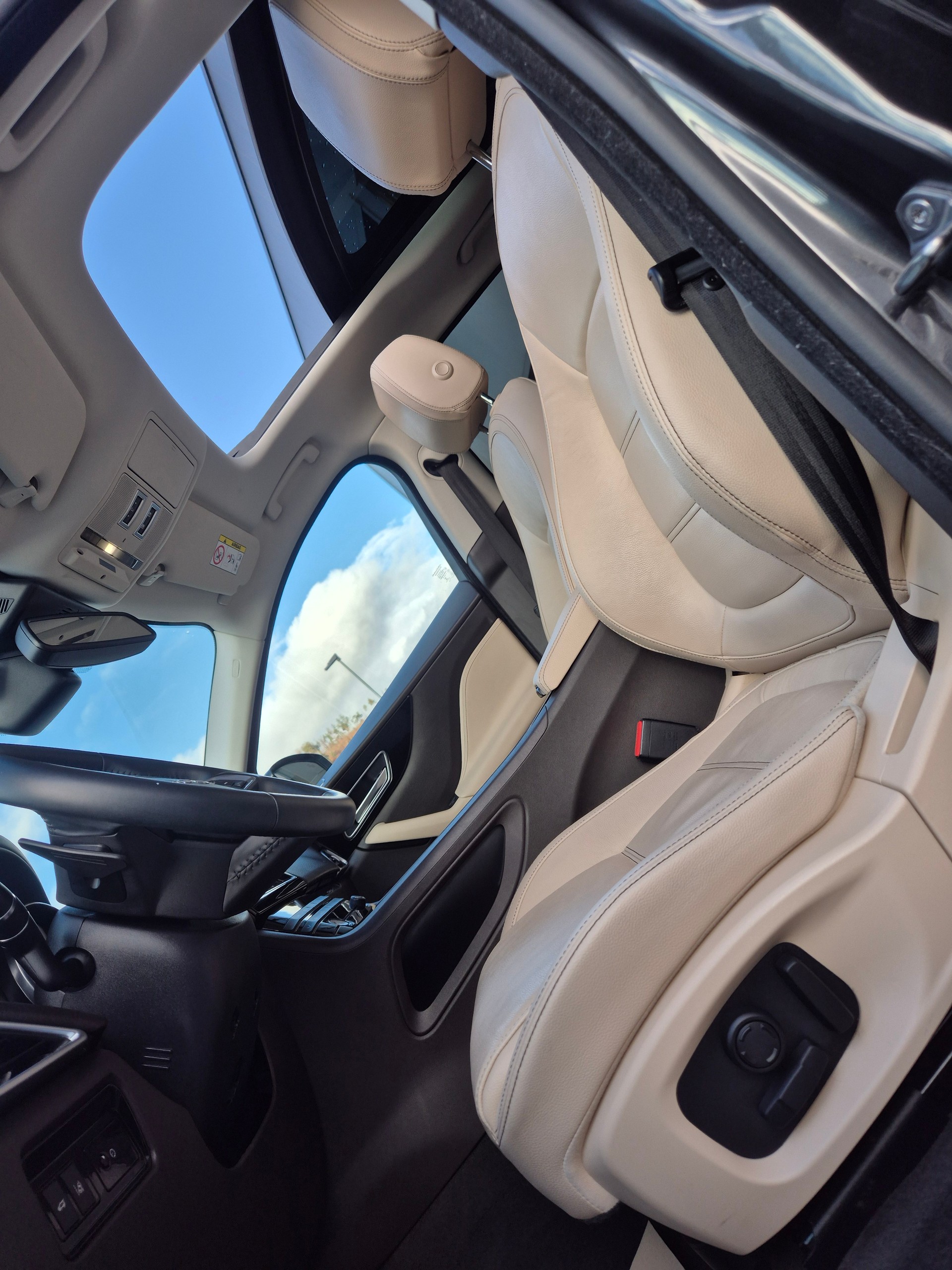 JAGUAR F-Pace 25d Pure AWD Automatik-image-9