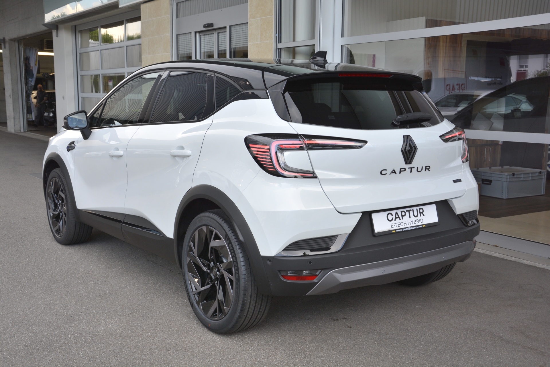RENAULT CAPTUR esprit Alpine full hybrid E-Tech 160-image-3