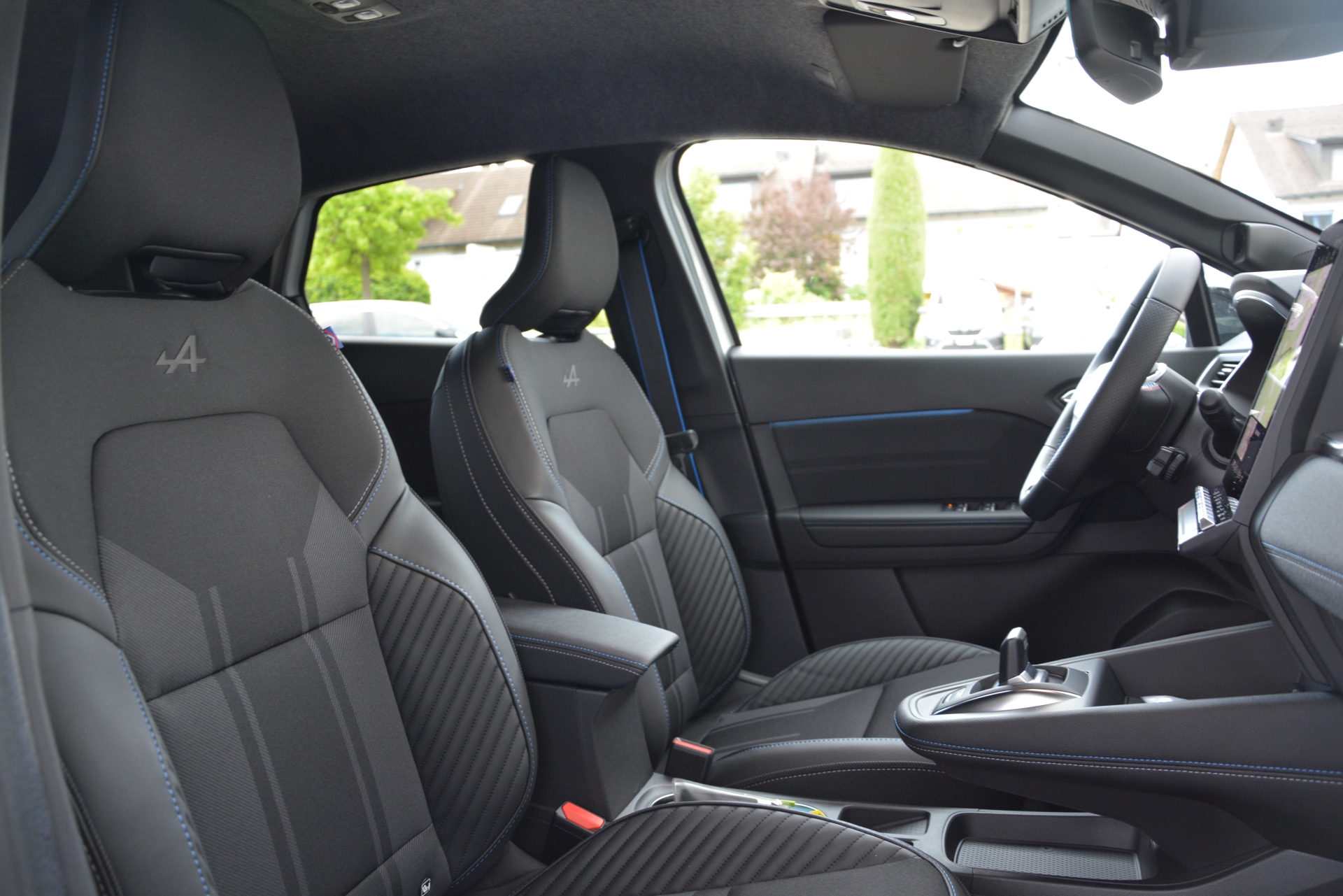 RENAULT CAPTUR esprit Alpine full hybrid E-Tech 160-image-7