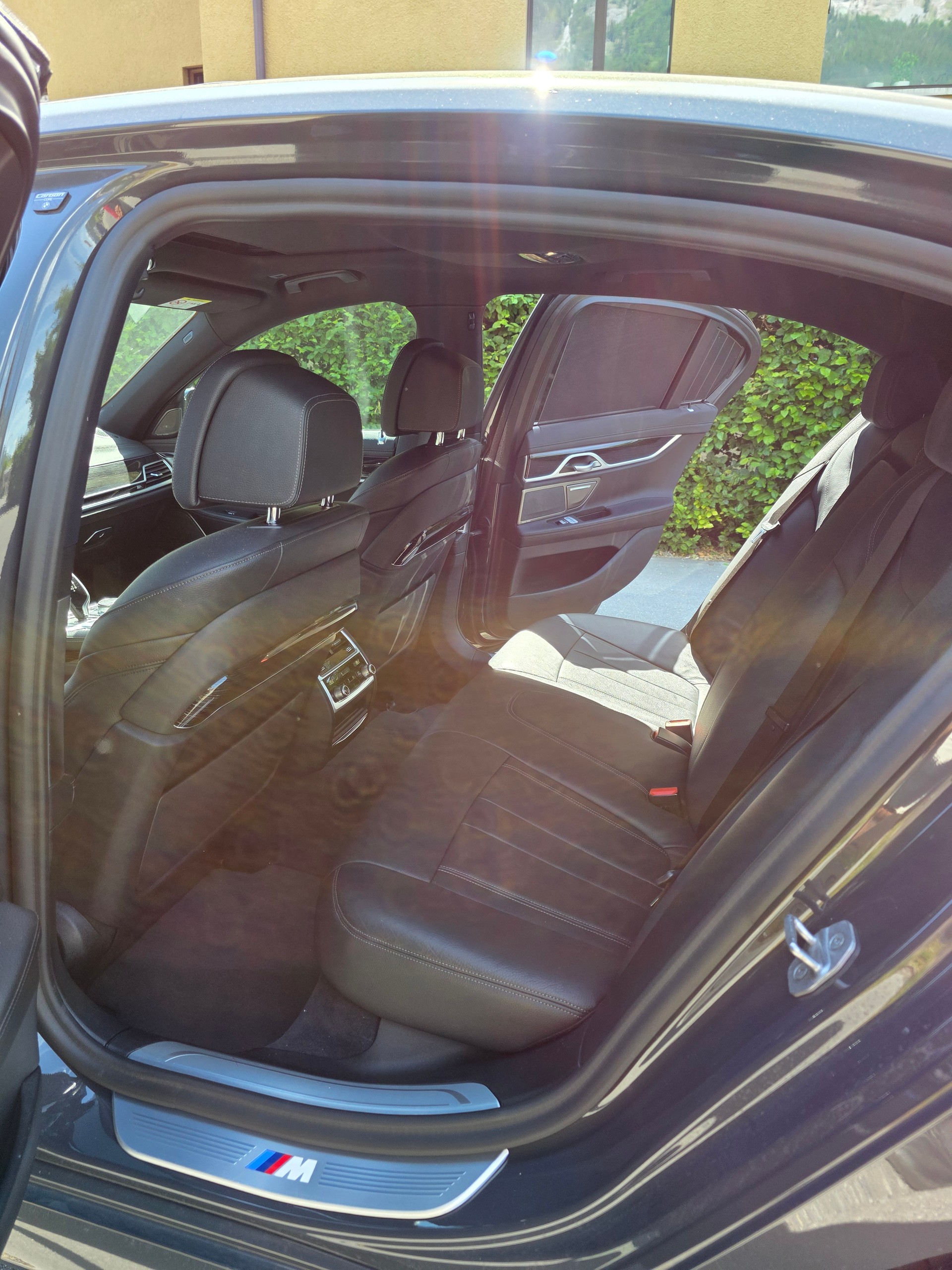BMW 730d xDrive 48V M Sport Steptronic-image-9