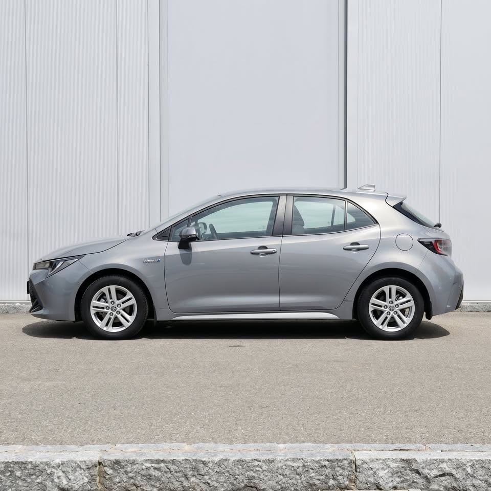 TOYOTA Corolla 1.8 HSD Dynamic e-CVT Hybrid-image-1