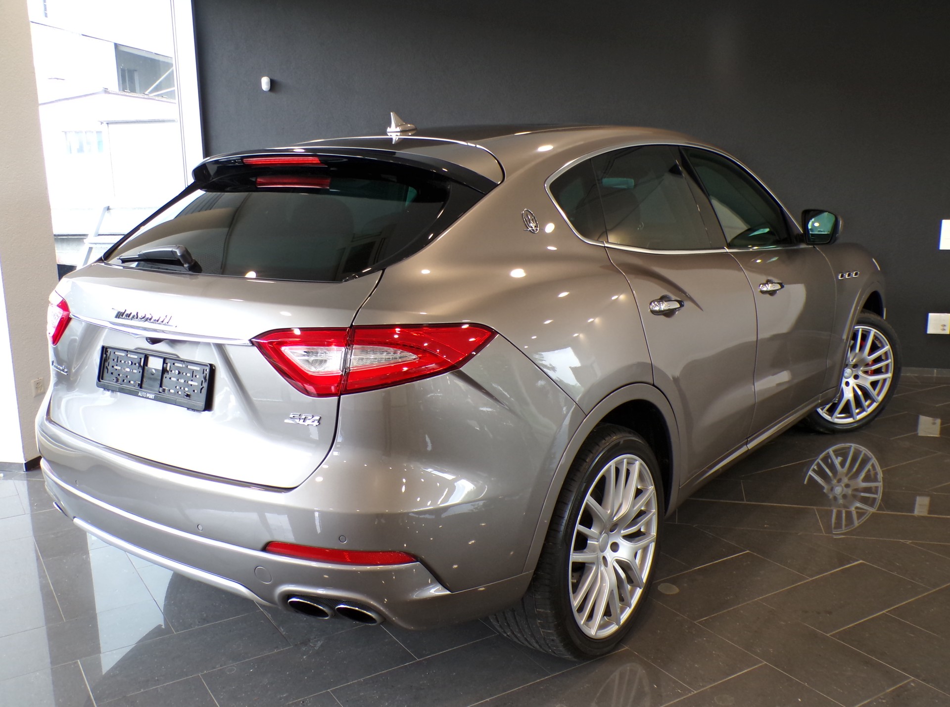 MASERATI Levante S 3.0 V6 GranLusso Automatica-image-6