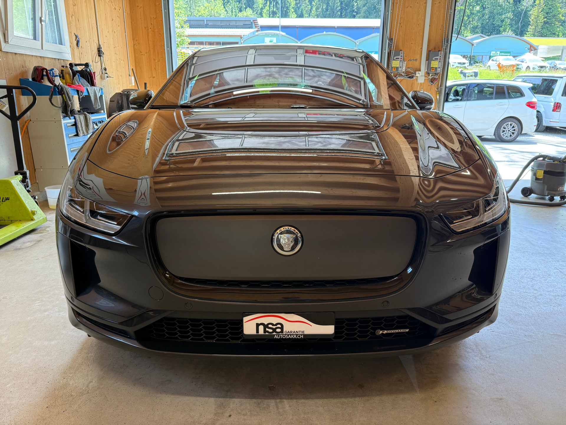 JAGUAR I-Pace EV400 SE AWD-showroom-element-1