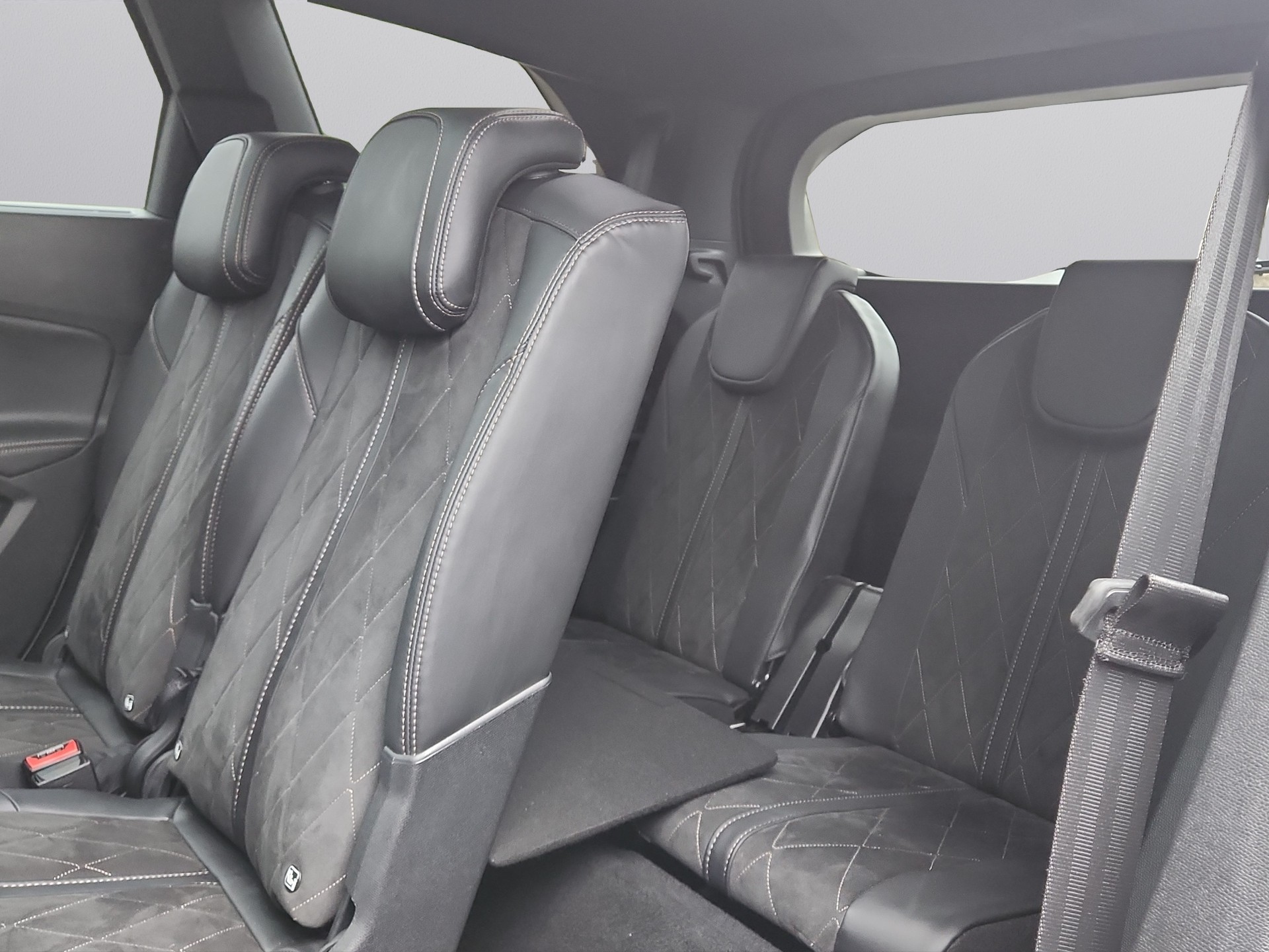PEUGEOT 5008 2.0 BlueHDi GT EAT-image-8