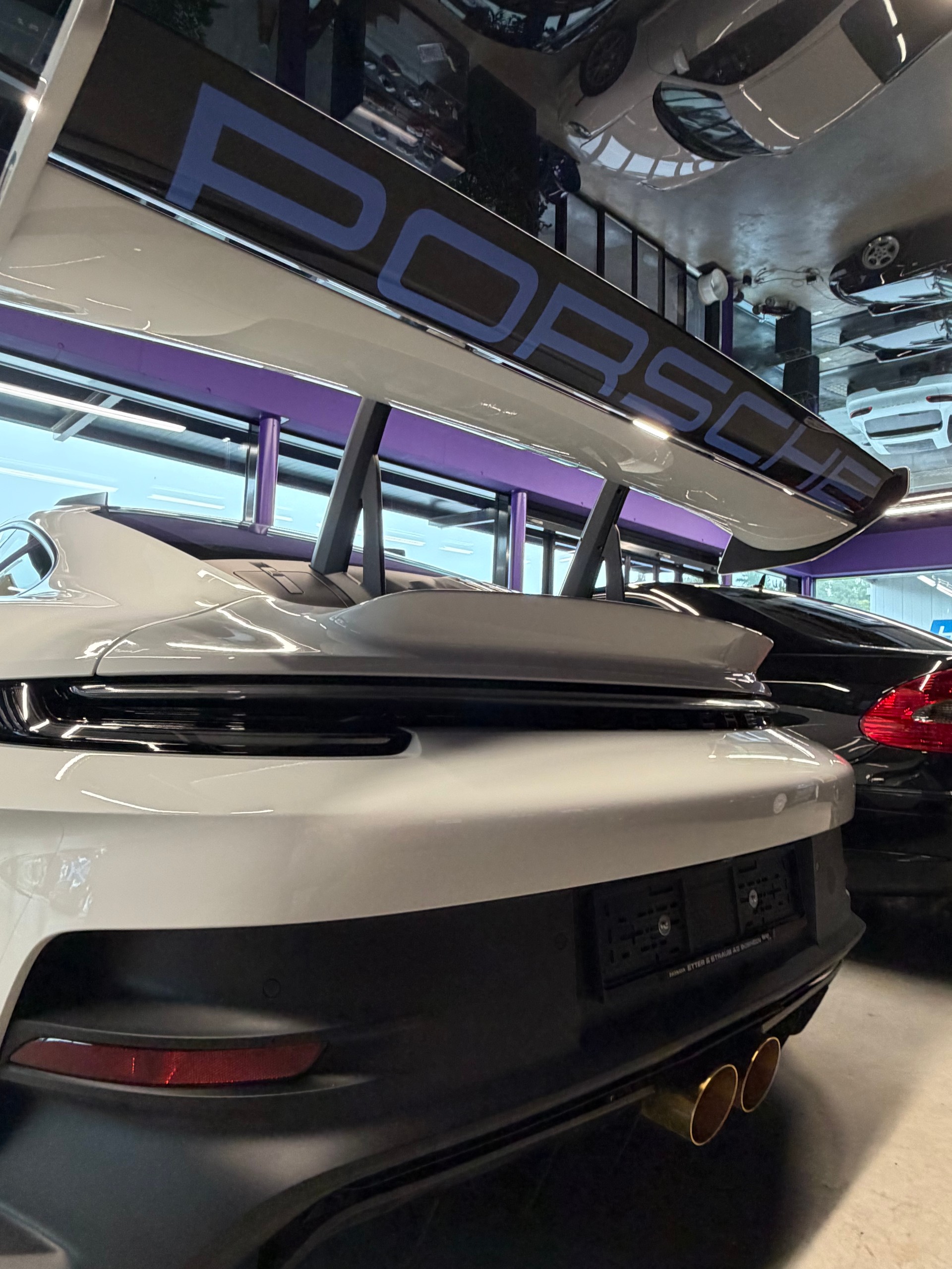PORSCHE 911 GT3 RS-showroom-element-2